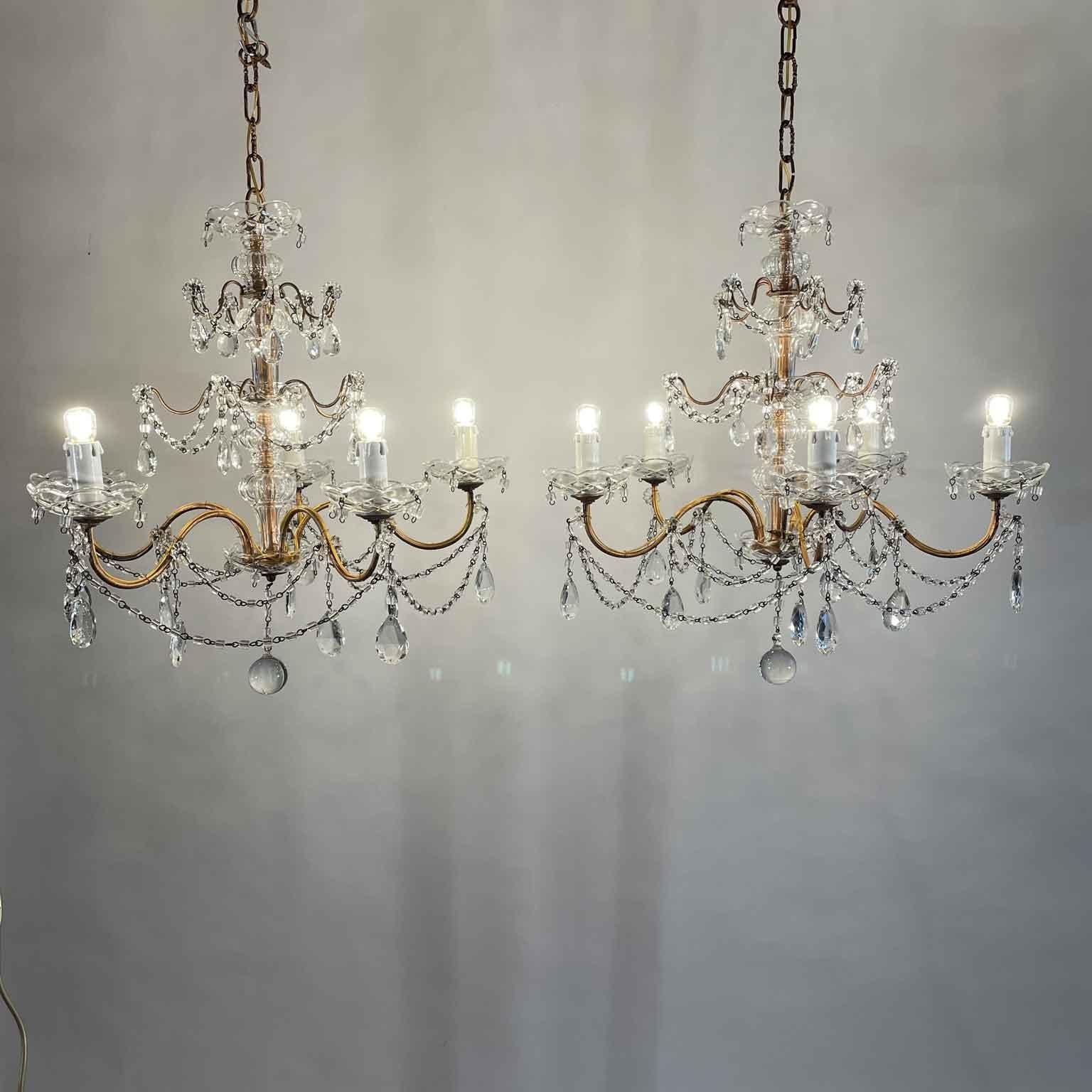 Pareja De Candelabros Italianos De Cristal Y Hierro Dorado Cinco Luces Circa 1955 en venta 3