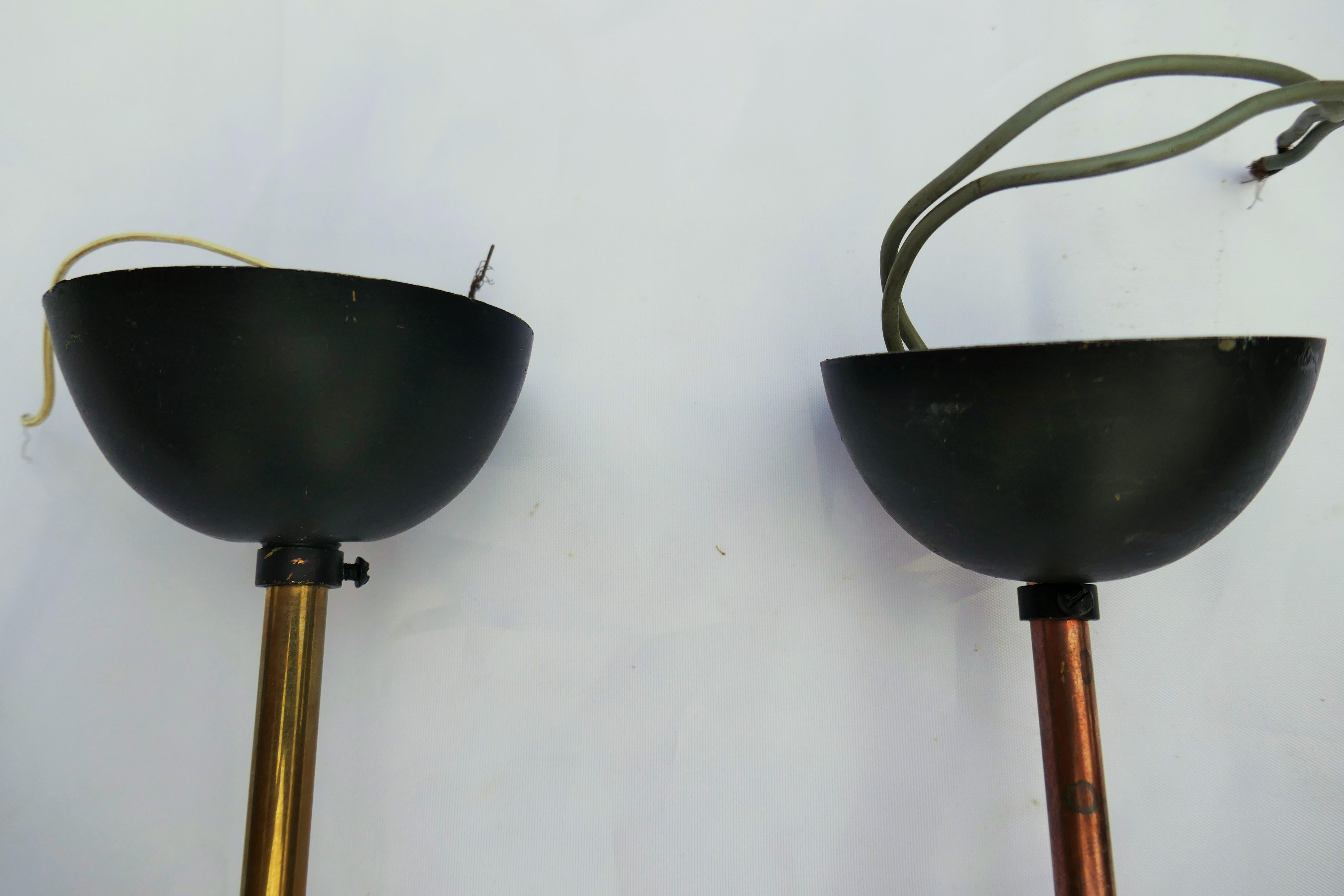 Verre Paire de lampes suspendues attribuées à Stilnovo en vente