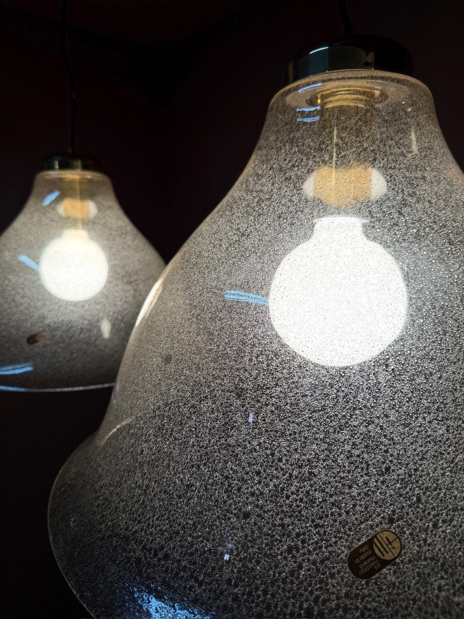 Mid-Century moderno Coppia di lampade a sospensione di Carlo Nason per Mazzega in vendita