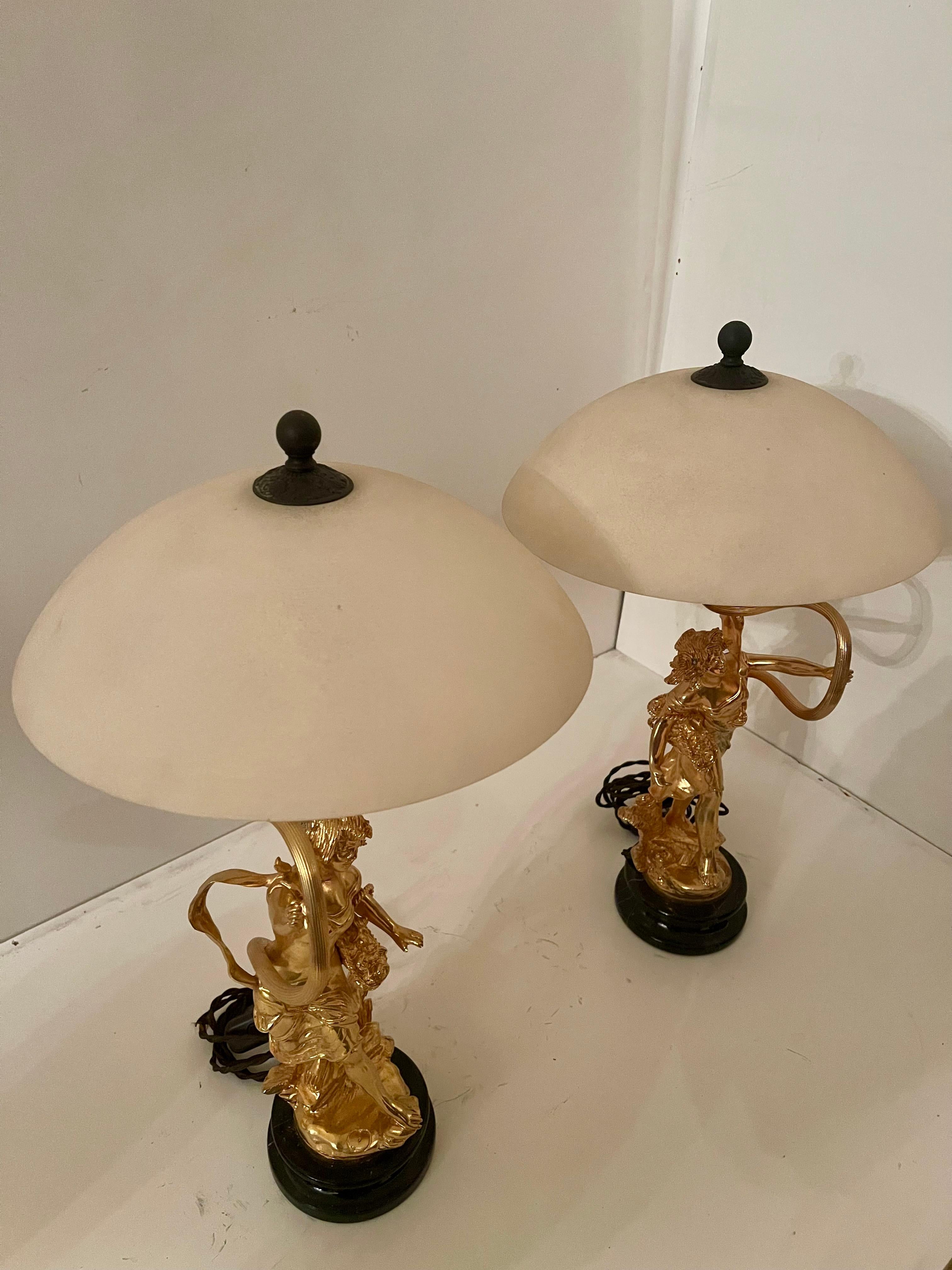 Pair of glass and bronze luxury Italian vintage style room lamps For Sale 2