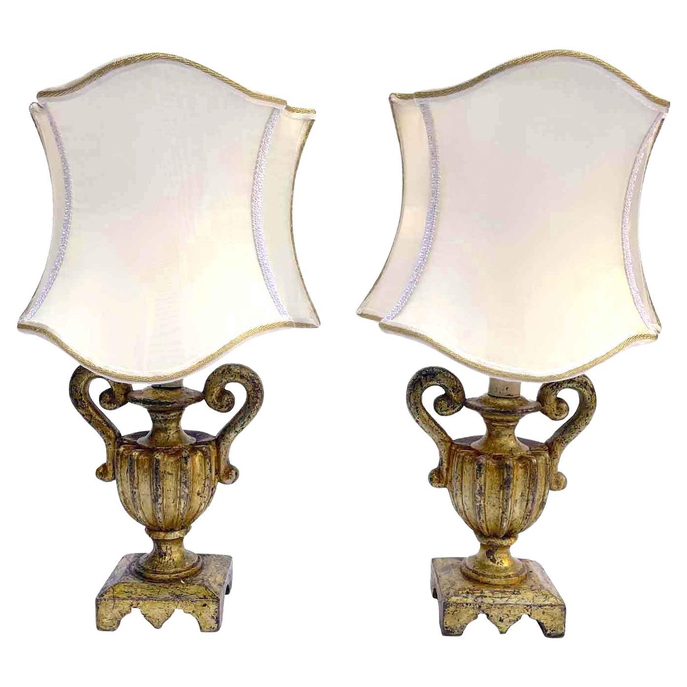 Coppia Di Lampade da Comodino Italienische Urne Dorate e Seta Beige Inizio 1800, Coppia Di Lampade