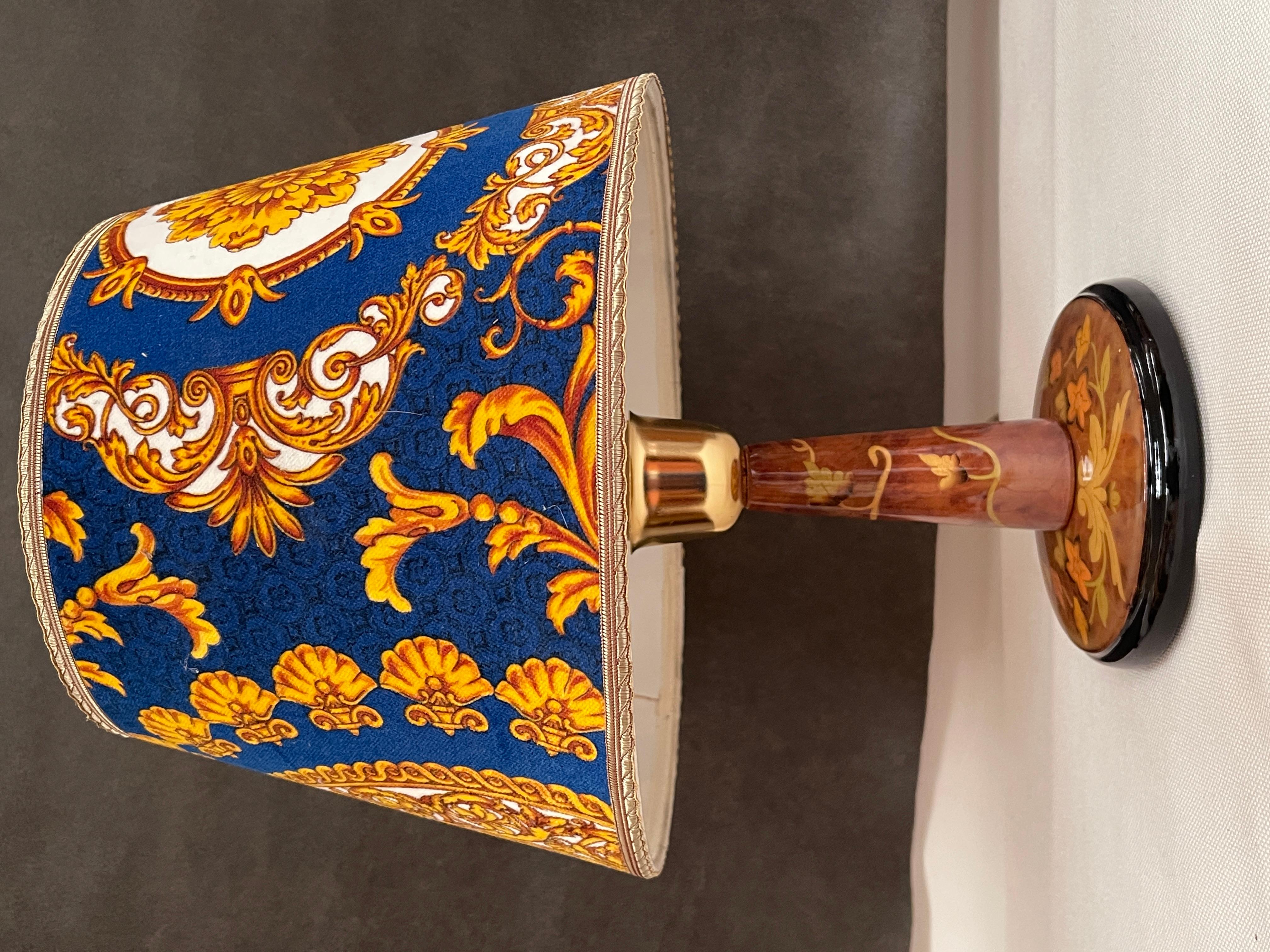 Coppia di lampade da comodino vintage in stile classico italiano degli anni '70 in vendita 3