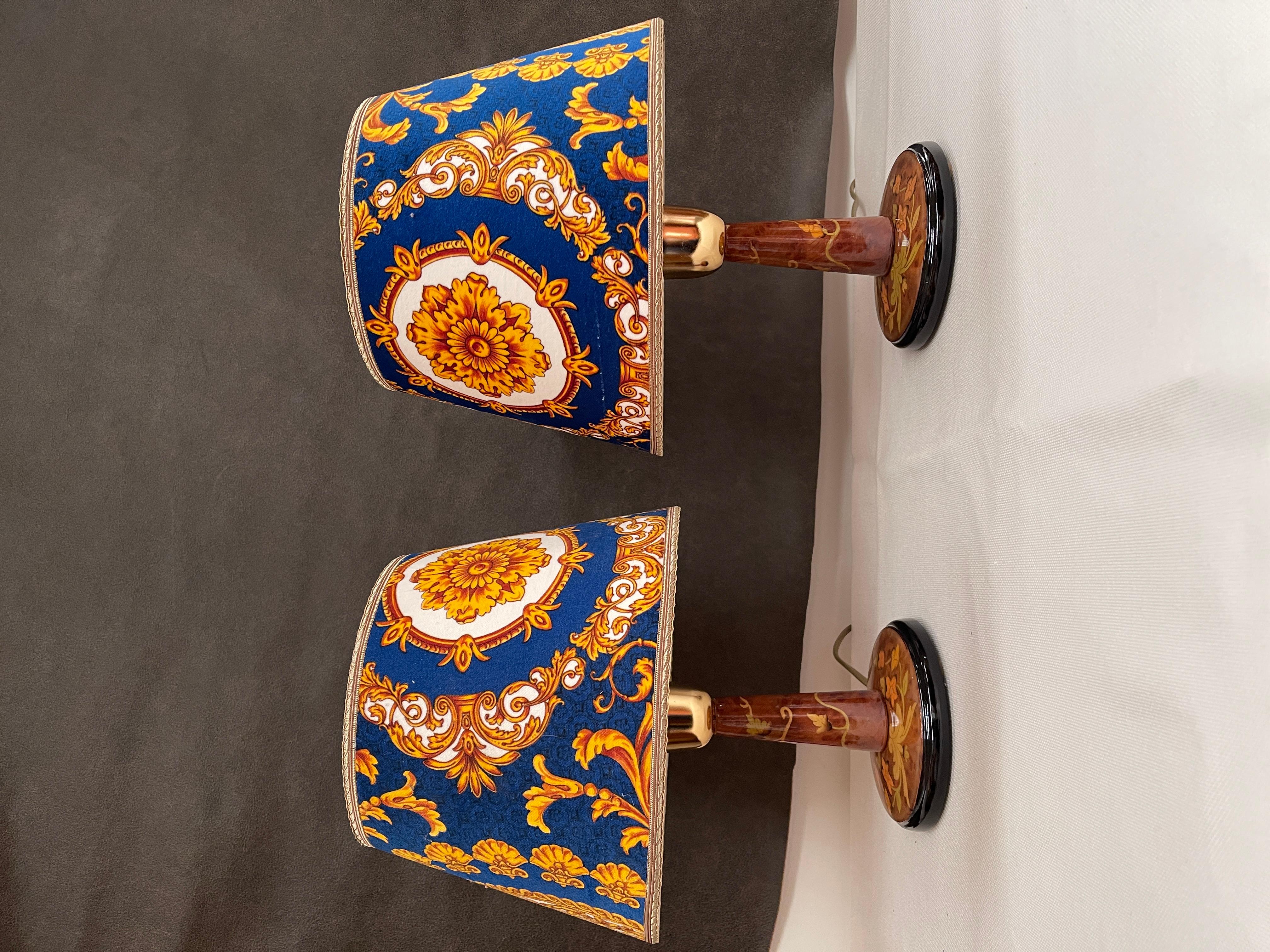 Coppia di lampade da comodino vintage in stile classico italiano degli anni '70 In condizioni ottime in vendita a Cantù, IT
