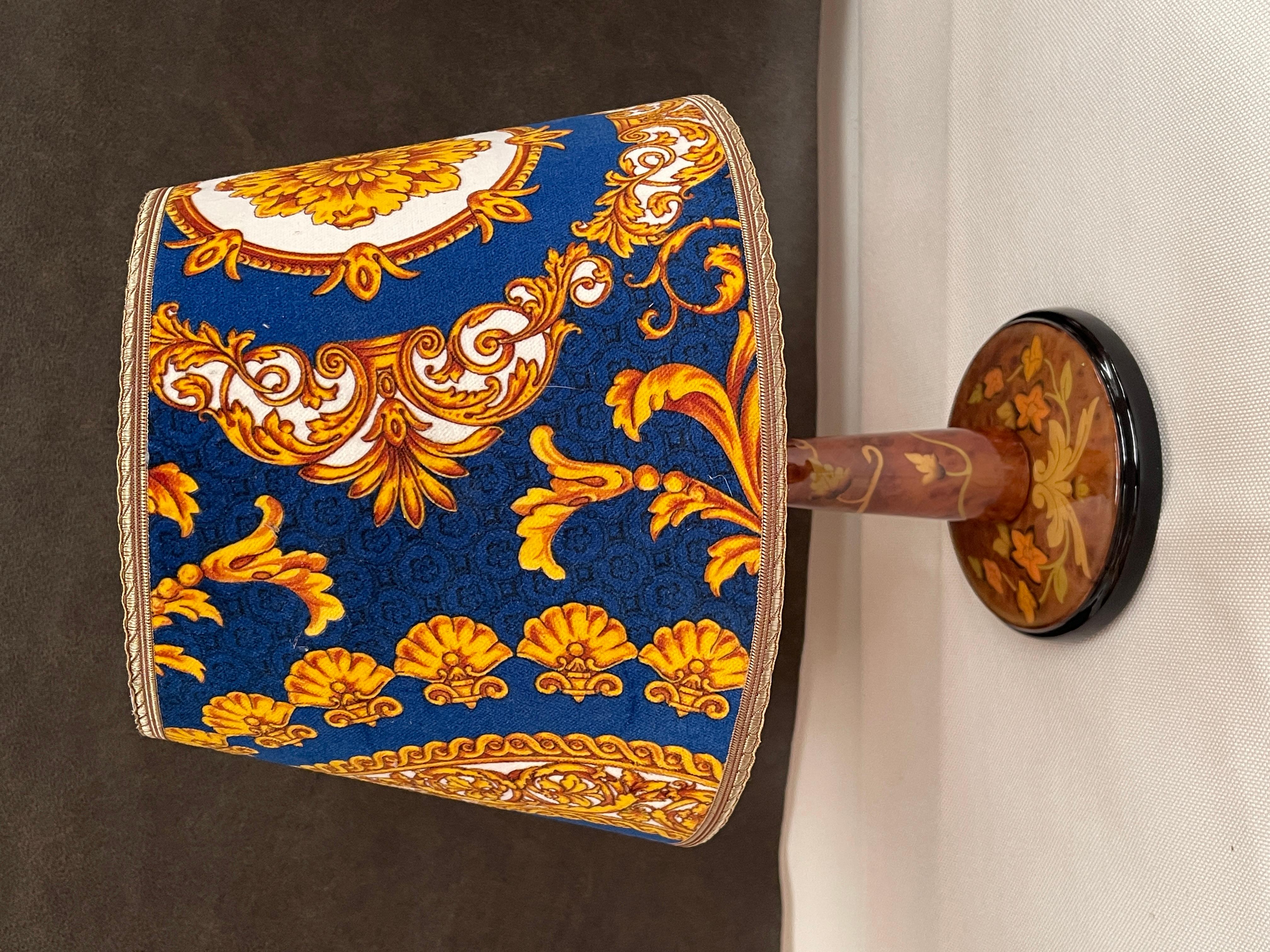 Coppia di lampade da comodino vintage in stile classico italiano degli anni '70 in vendita 1