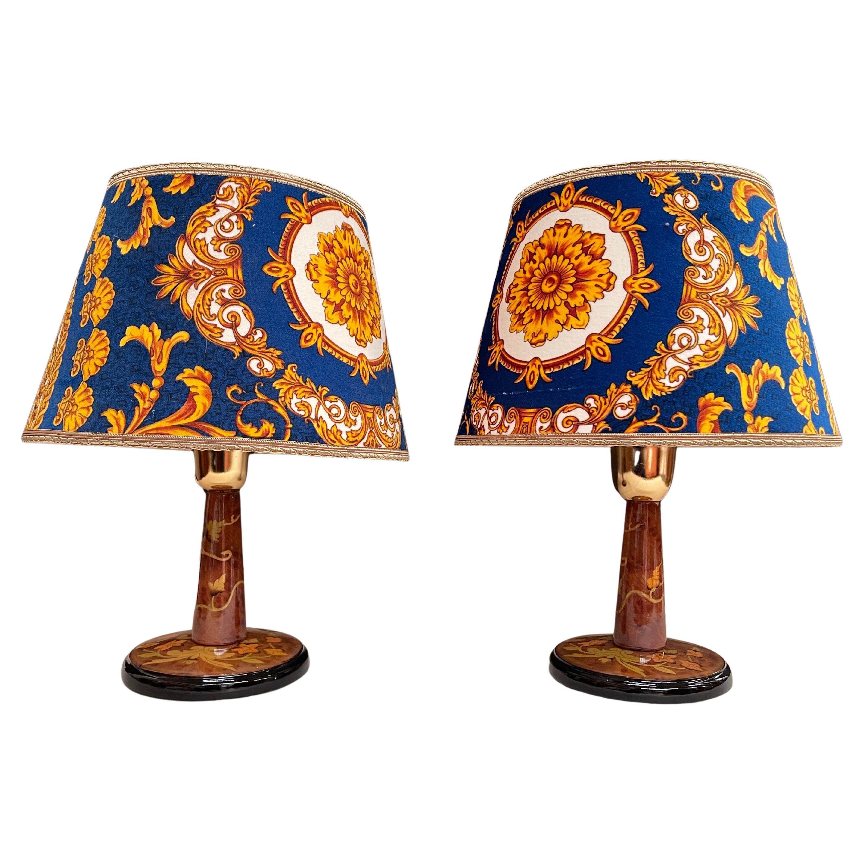 Coppia di lampade da comodino vintage in stile classico italiano degli anni '70 in vendita