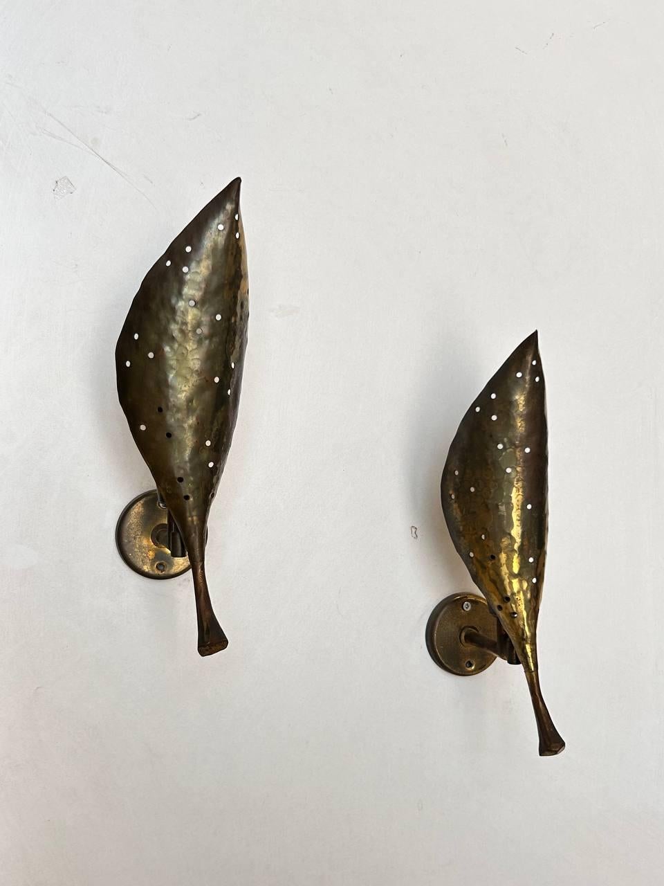 Brass Pair of wall lamps by Angelo Lelli for Arredoluce For Sale