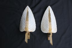 Coppia di lampade da Parete Seguso Foglie di Murano bianche e polvere oro 1950s