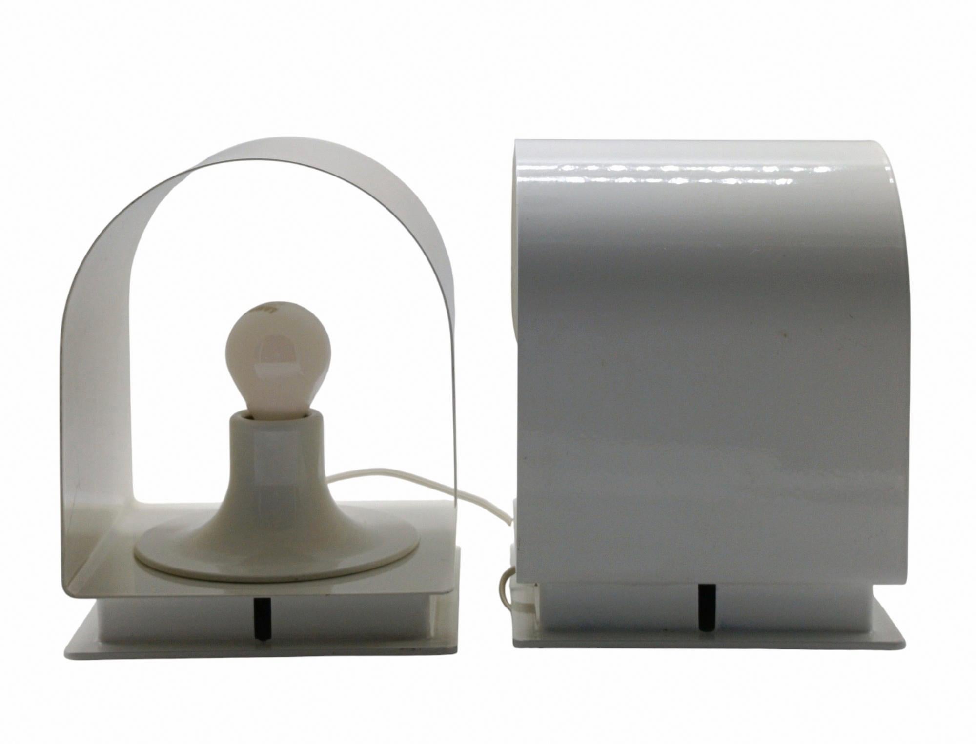 Coppia di Lampade da Parete Space Age Metallo Bianco, Italia 1970s In Good Condition For Sale In Naples, IT