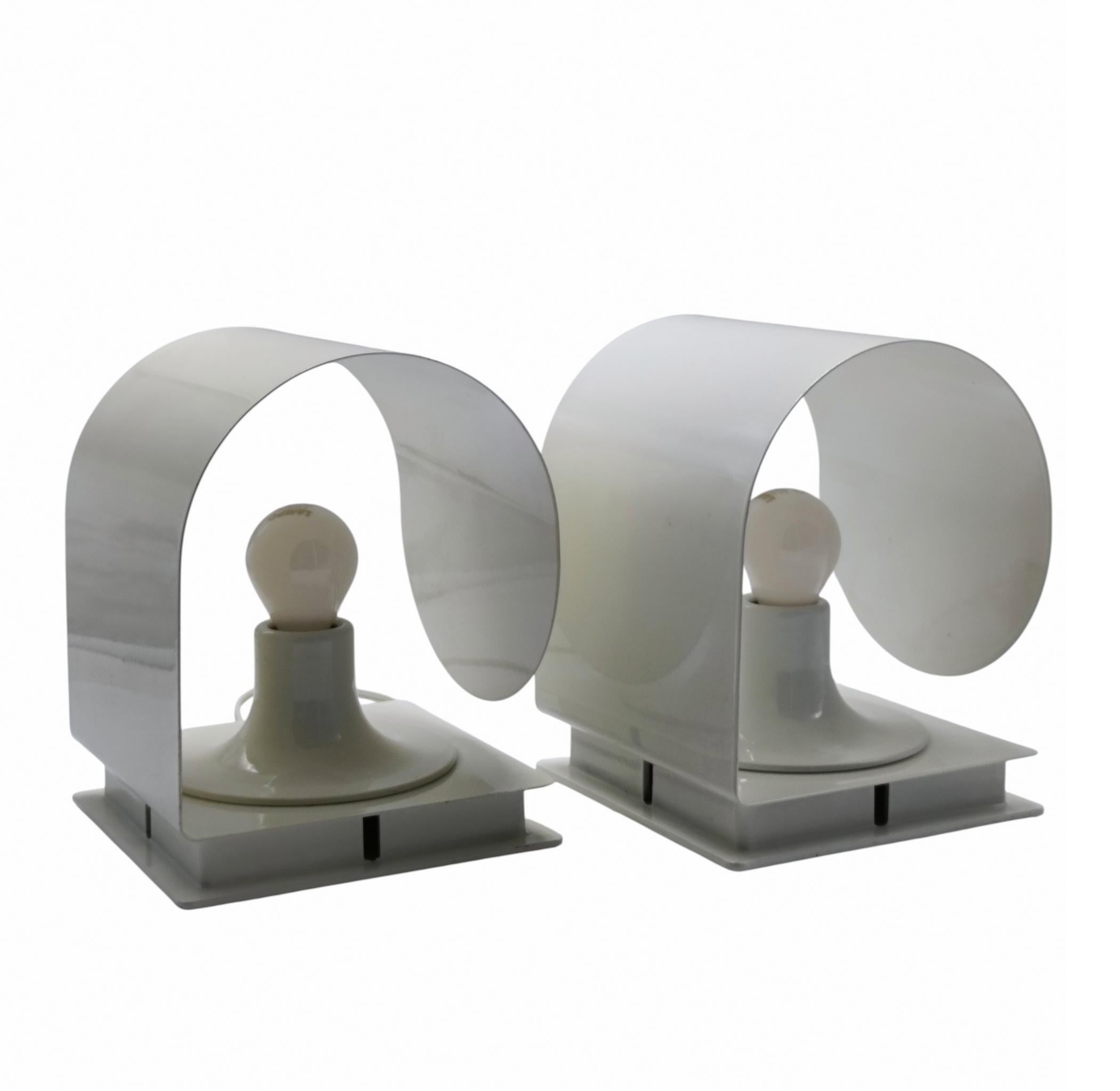 Late 20th Century Coppia di Lampade da Parete Space Age Metallo Bianco, Italia 1970s For Sale