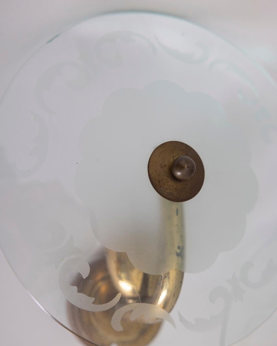 Ensemble de lampes de table avec structure en ottone dorato et paralume en vetro decorato, design italiano, anni '50.

CONDIZIONE :
En bon état, fonctionnel, présente des signes d'usure dus au temps.

DIMENSIONI :
Altezza 15 cm ; Larghezza 15 cm ;