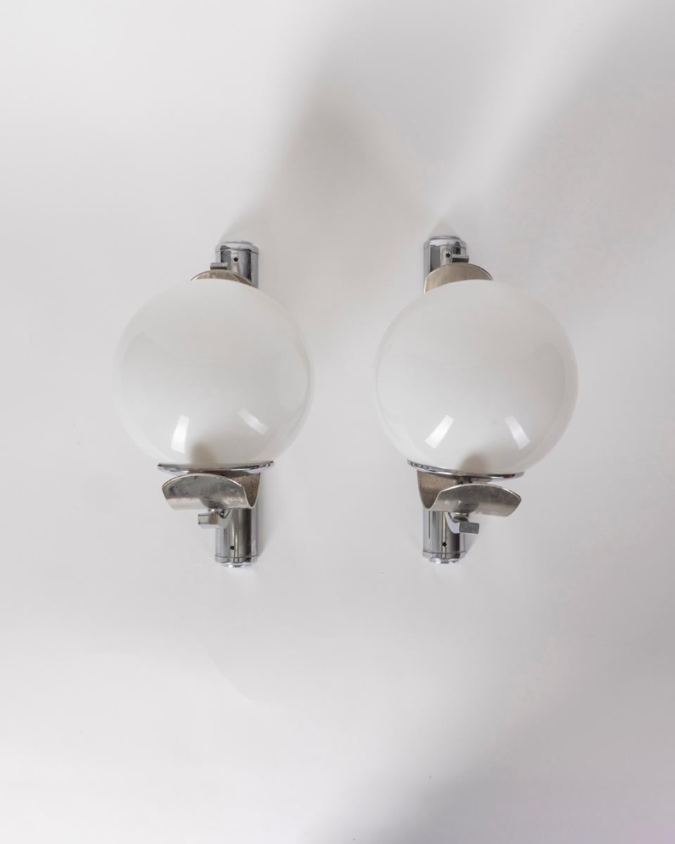 Mid-Century Modern Pair of vintage 80s metal and glass wall lamps Italian design For Sale