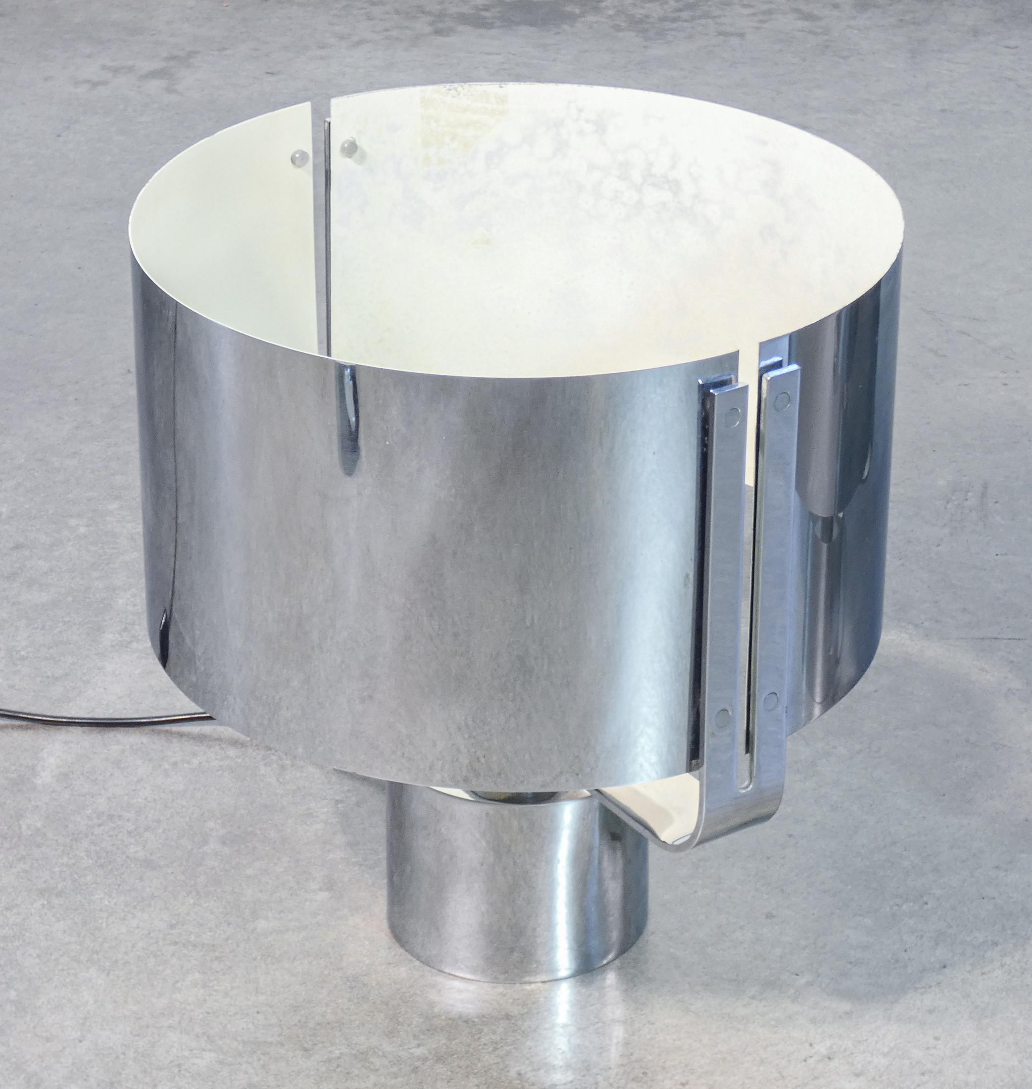 Paire de lampes de table, design Jacques QUINET, en métal chromé. 1970s en vente 4