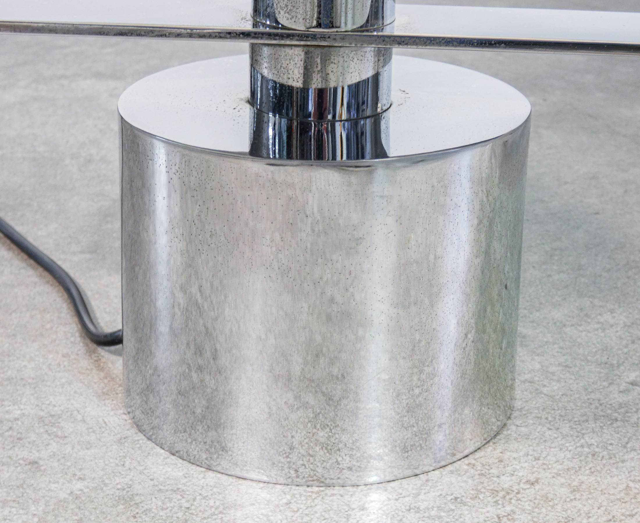 Paire de lampes de table, design Jacques QUINET, en métal chromé. 1970s en vente 7