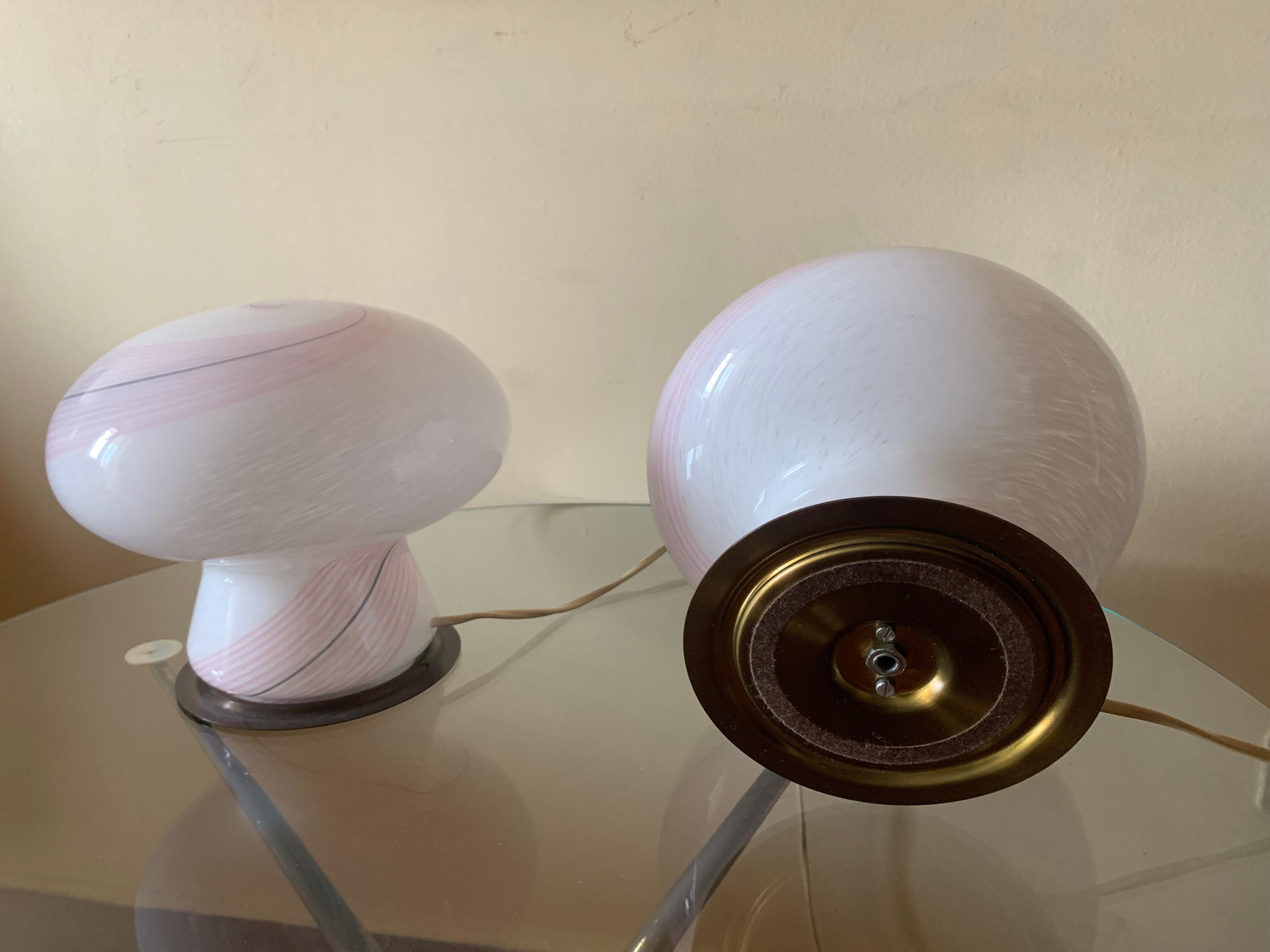 Pair of Murano mushroom table lamps Italy Venini 1970s In Good Condition For Sale In Palermo, IT