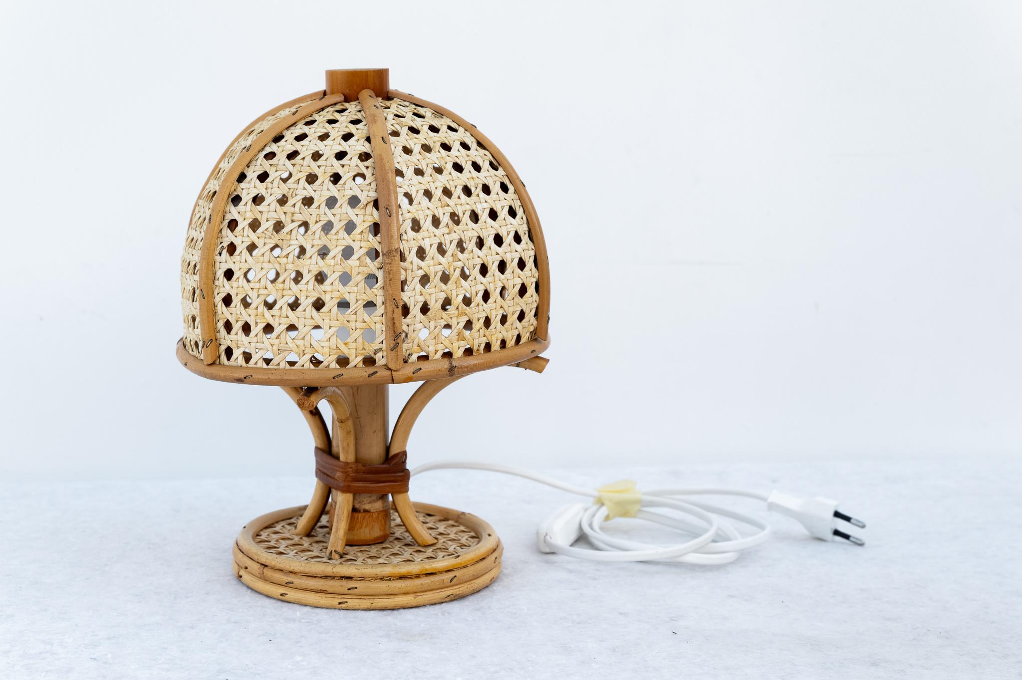 Pareja de lámparas de mesa de bambú, ratán y paja de Viena, años 60 Italian en venta