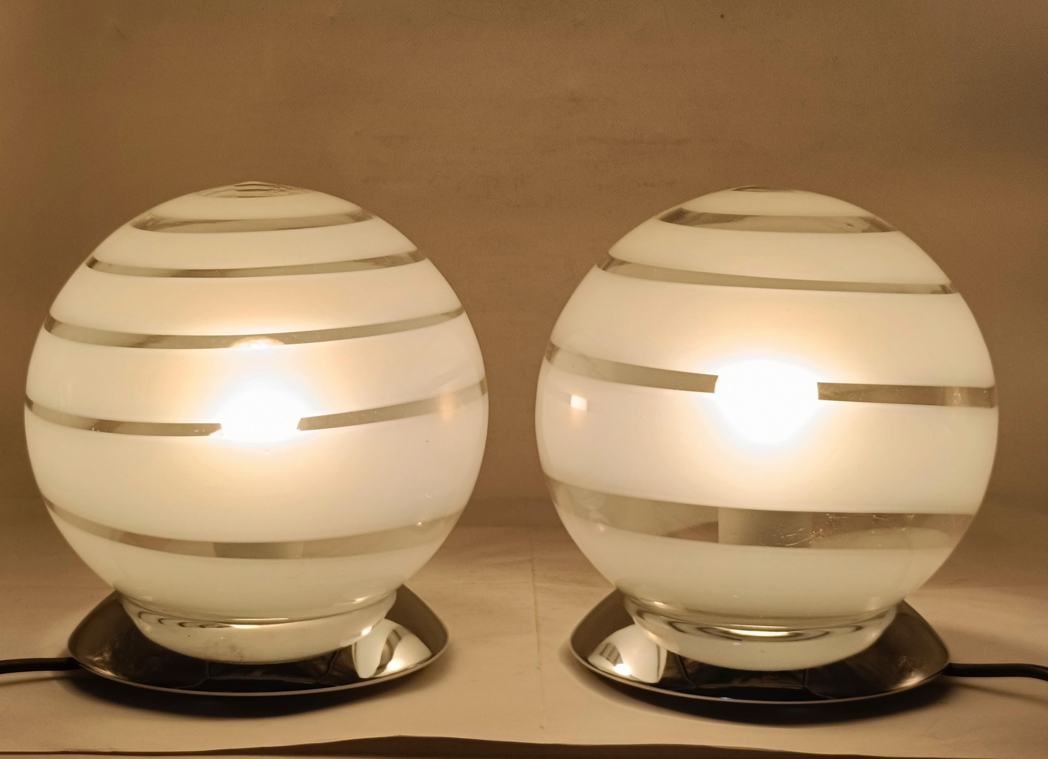 Verre de Murano Paire de lampes de table en verre de Murano et chrome, Italie, années 1970 en vente