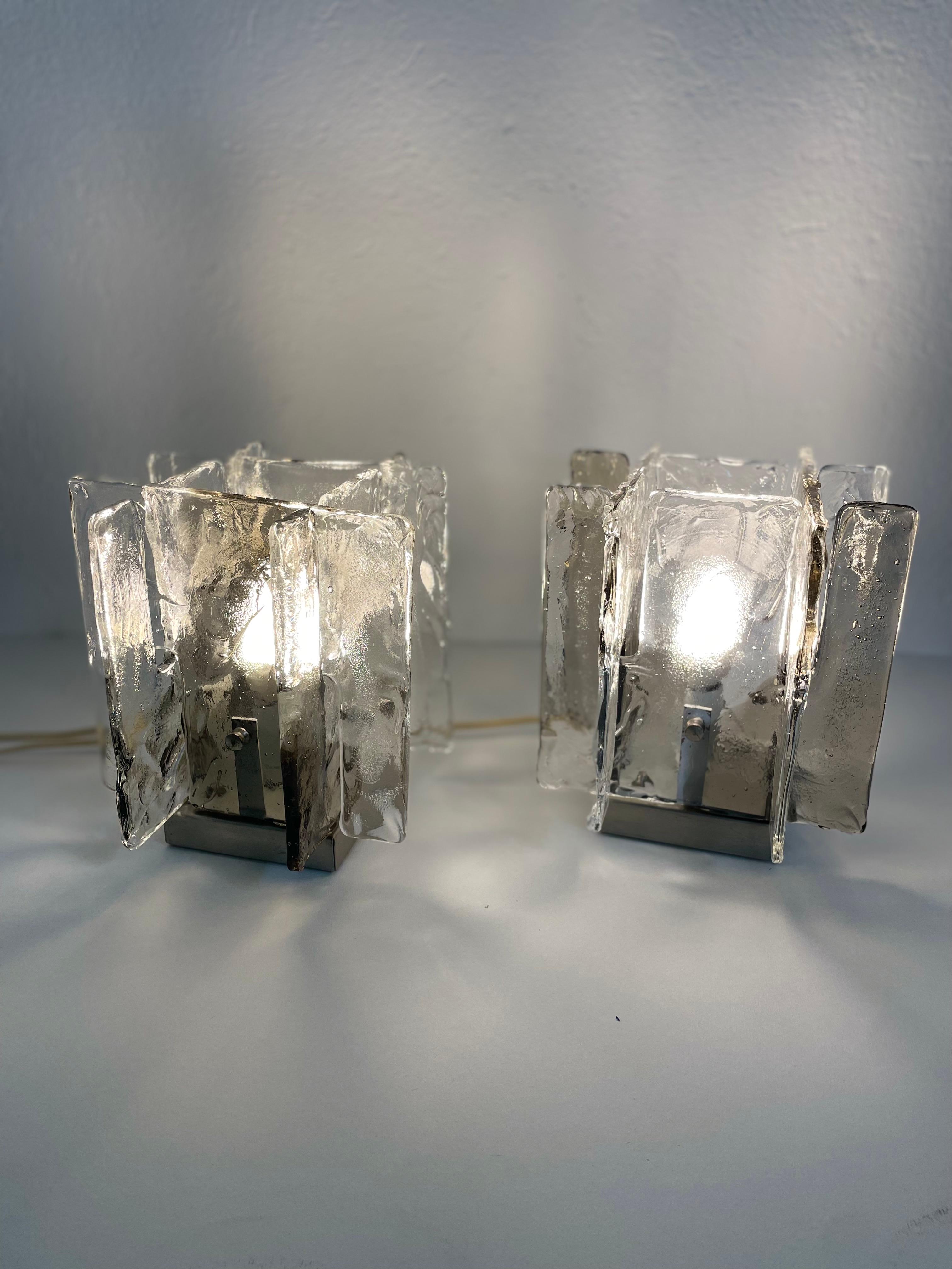 Pair of murano glass table lamps, by Carlo Nason production Mazzega For Sale 3