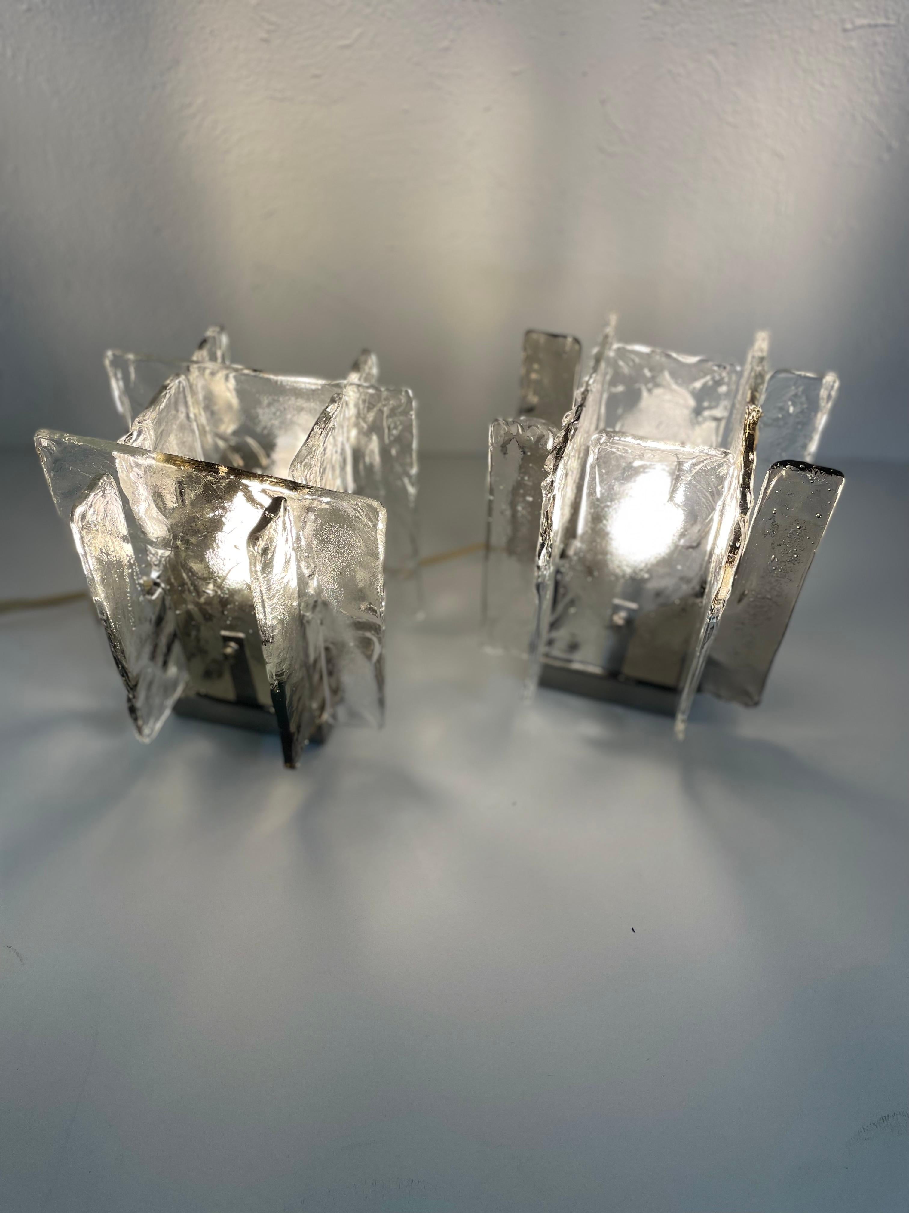 Pair of murano glass table lamps, by Carlo Nason production Mazzega For Sale 4