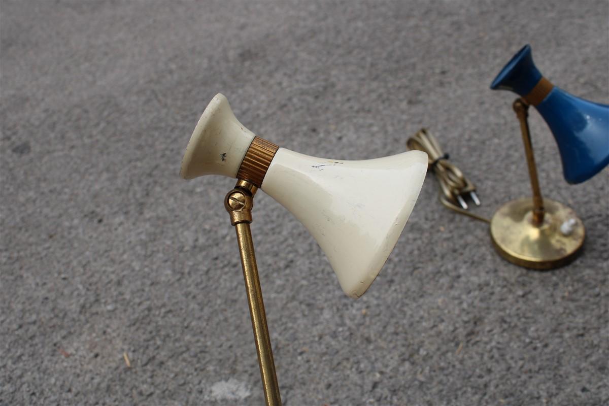 Coppia di lampade da Tavolo Italia 1950 in Ottone e Metallo smaltato Blu e Beige For Sale 7