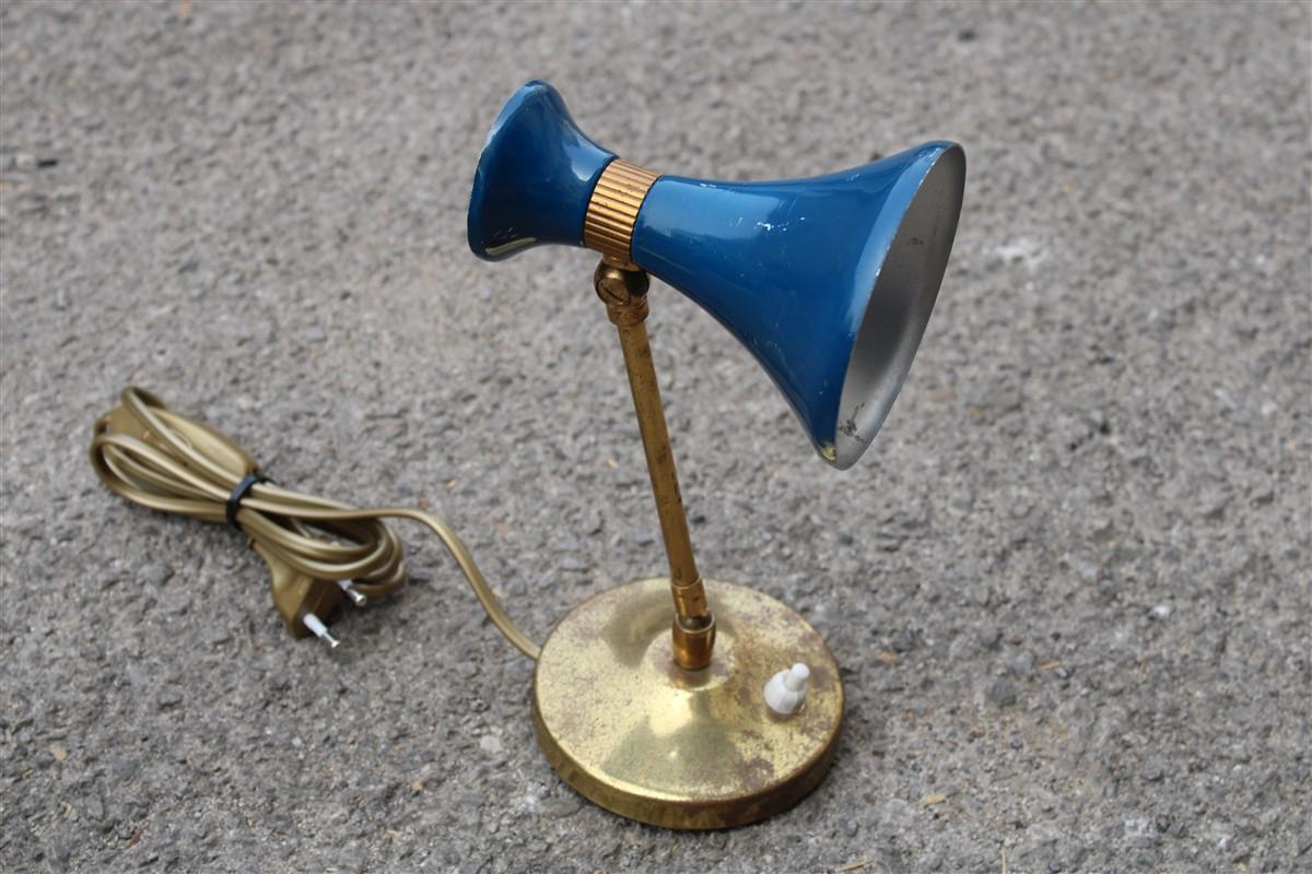Italian Coppia di lampade da Tavolo Italia 1950 in Ottone e Metallo smaltato Blu e Beige For Sale