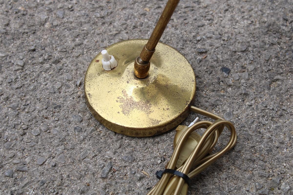 Mid-20th Century Coppia di lampade da Tavolo Italia 1950 in Ottone e Metallo smaltato Blu e Beige For Sale
