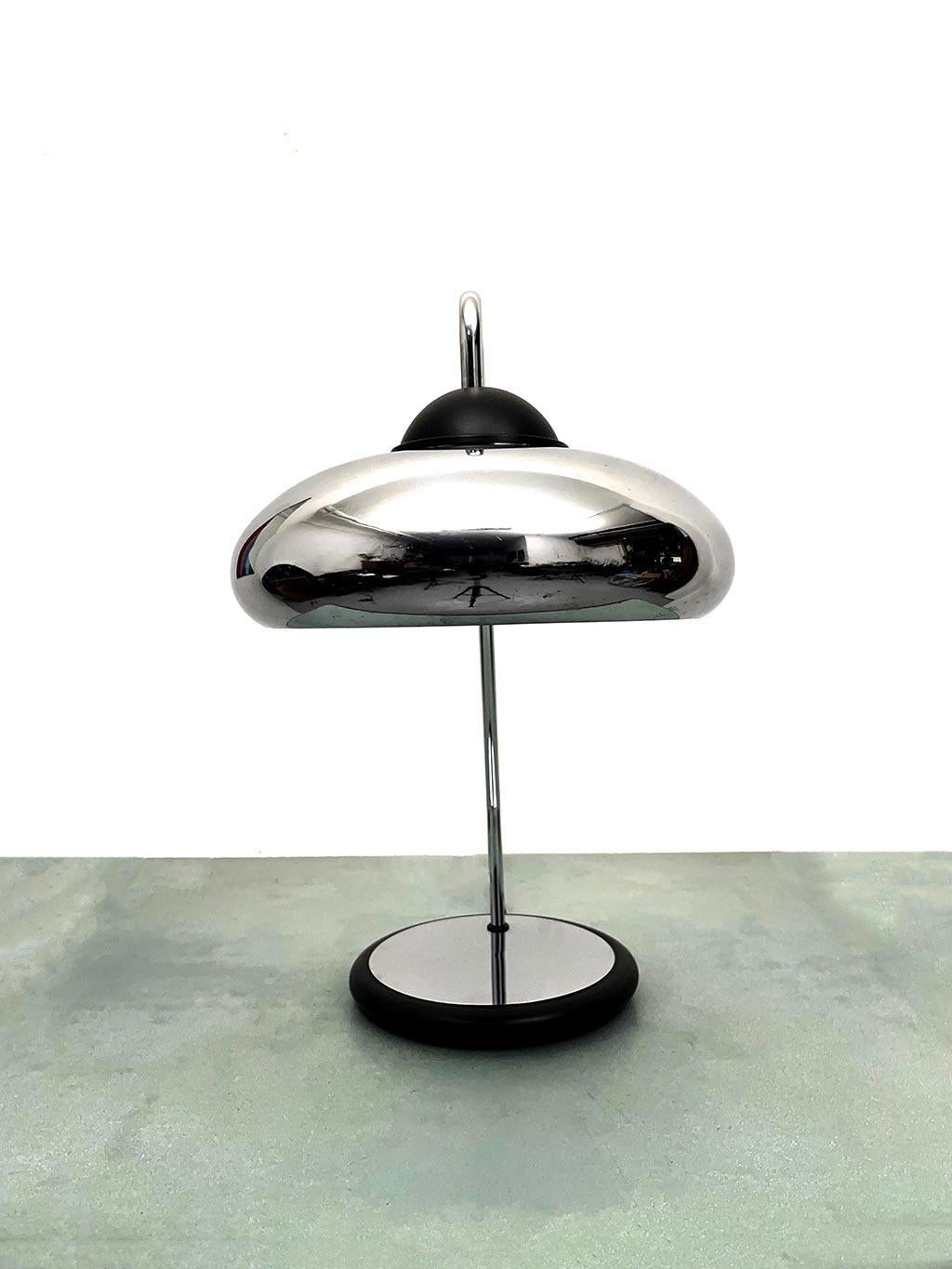 Italian Paire de lampes de table mod. 2101 'Ministeriale' de Stilnovo  en vente