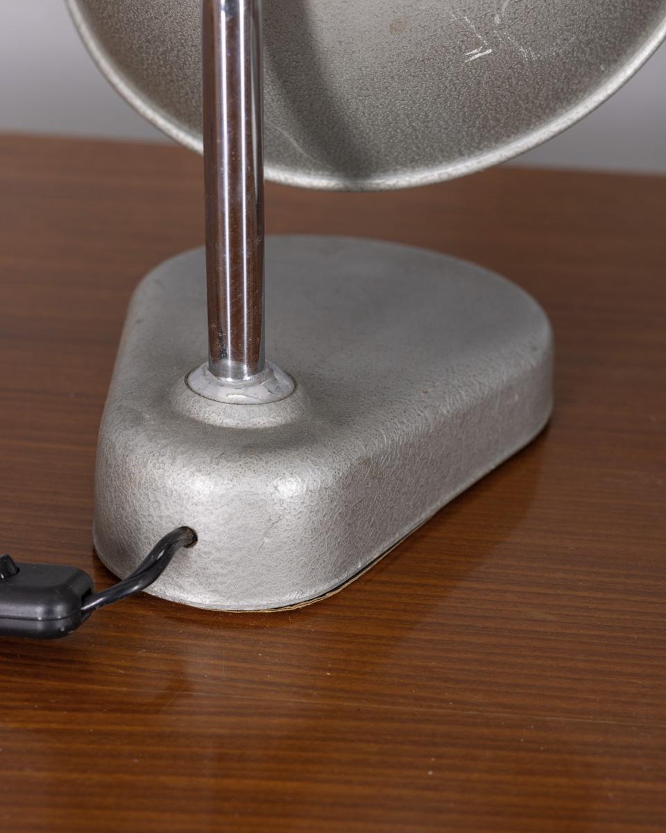 Mid-Century Modern Paire de lampes de table en métal vintage des années 1960, design Seminara en vente