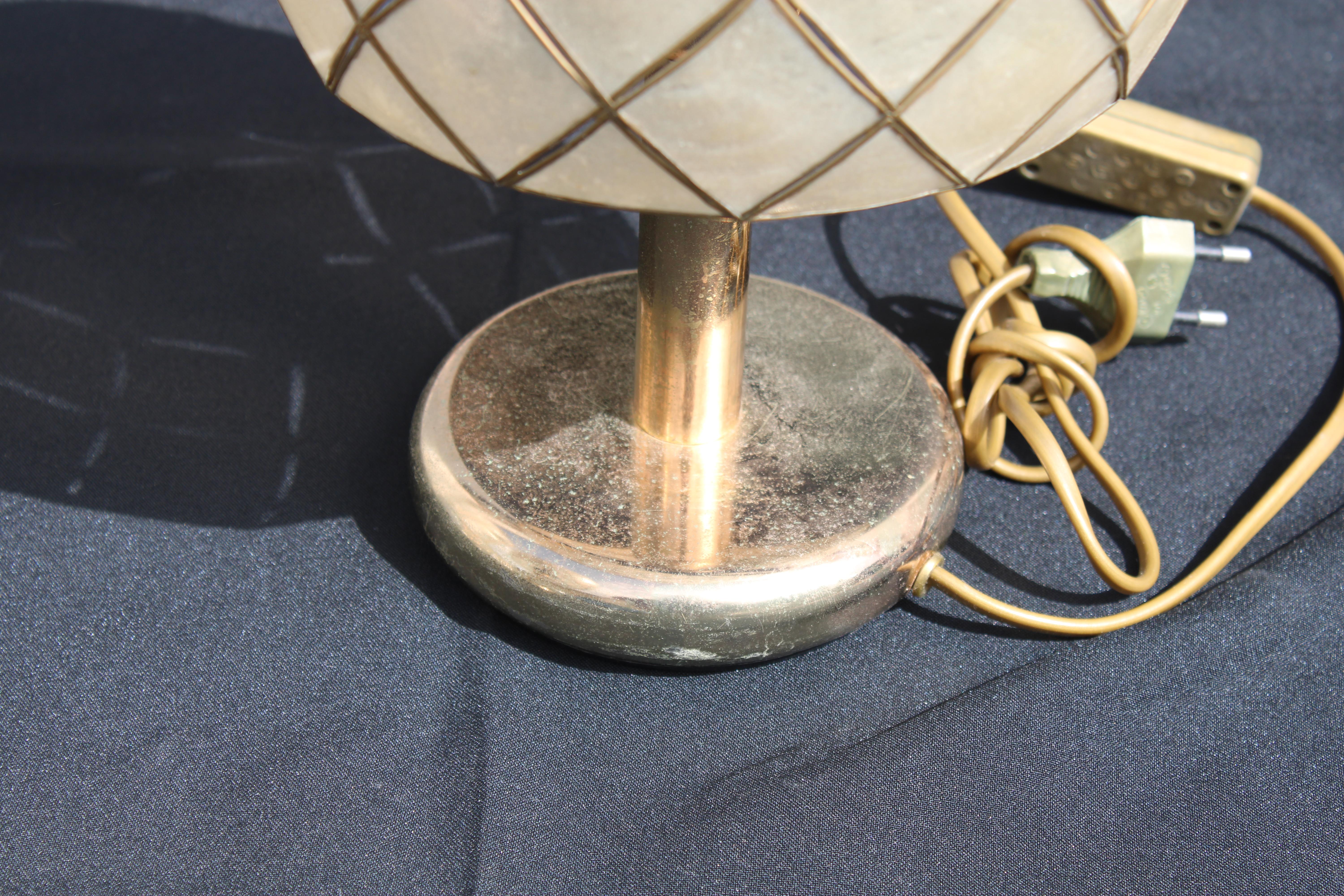 Paire de lampes de table décoratives en laiton Italie 1970 en vente 6