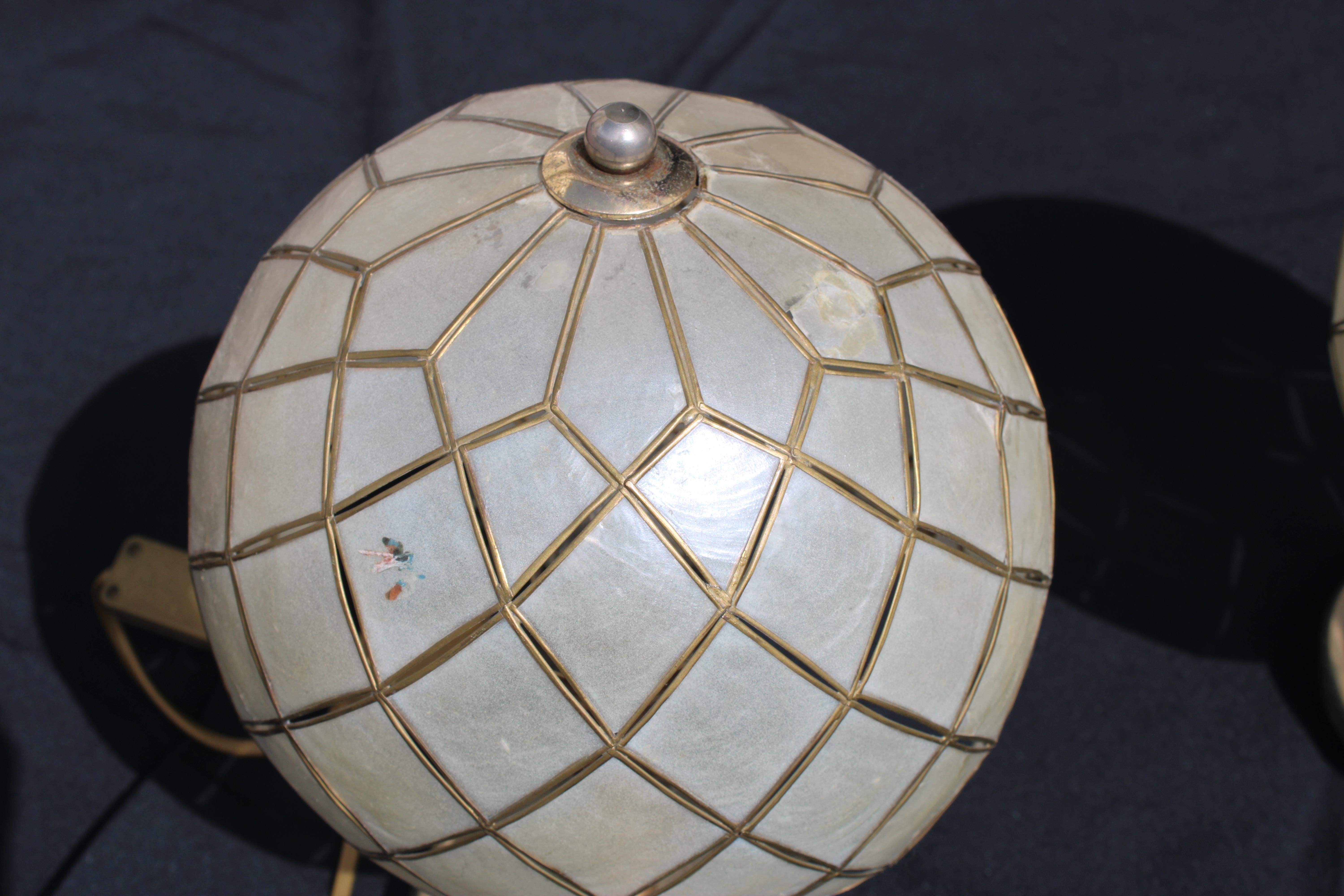 Paire de lampes de table décoratives en laiton Italie 1970 en vente 1
