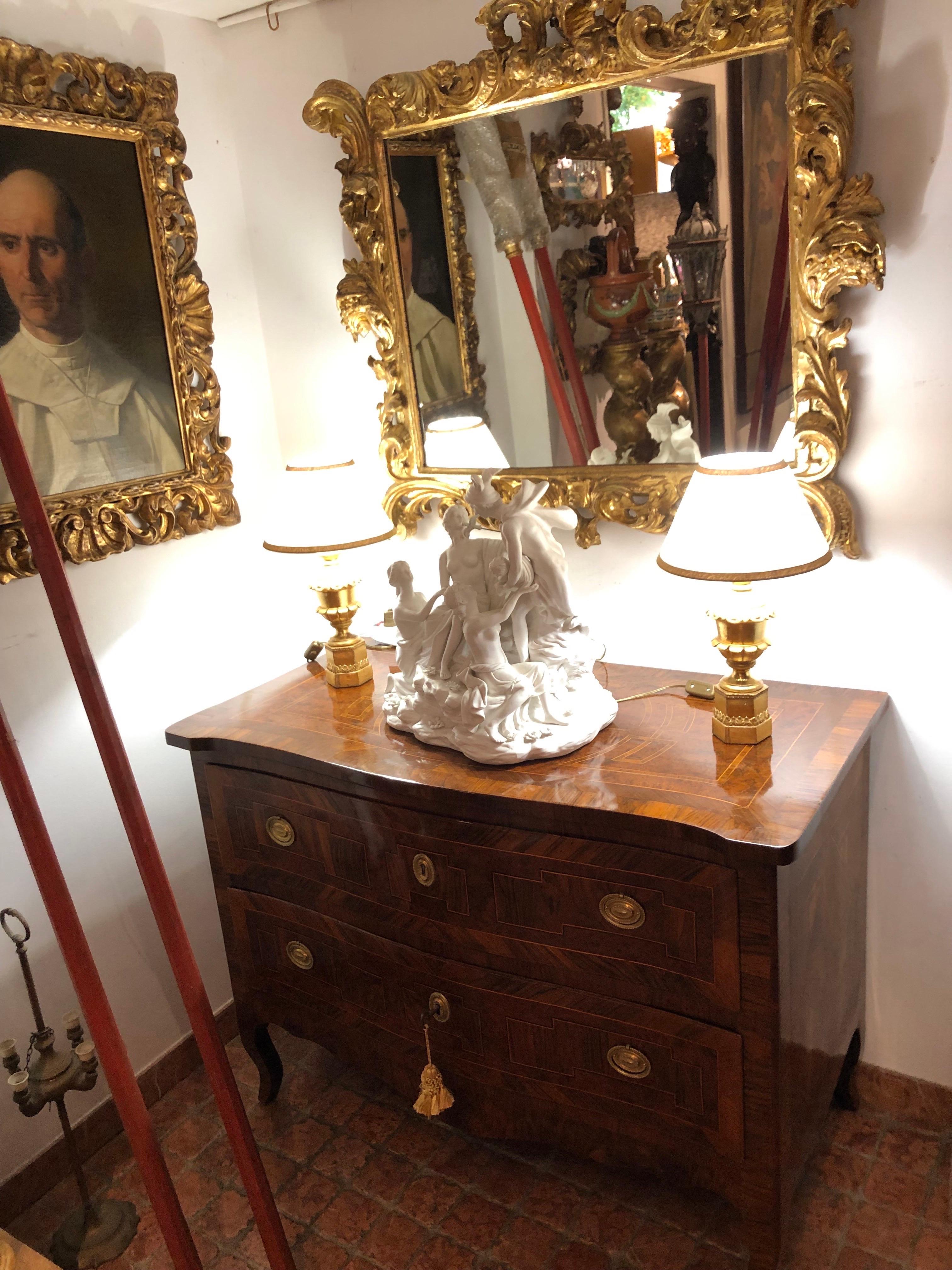 Pareja de lámparas imperio italianas doradas del siglo XIX en madera tallada Italian en venta