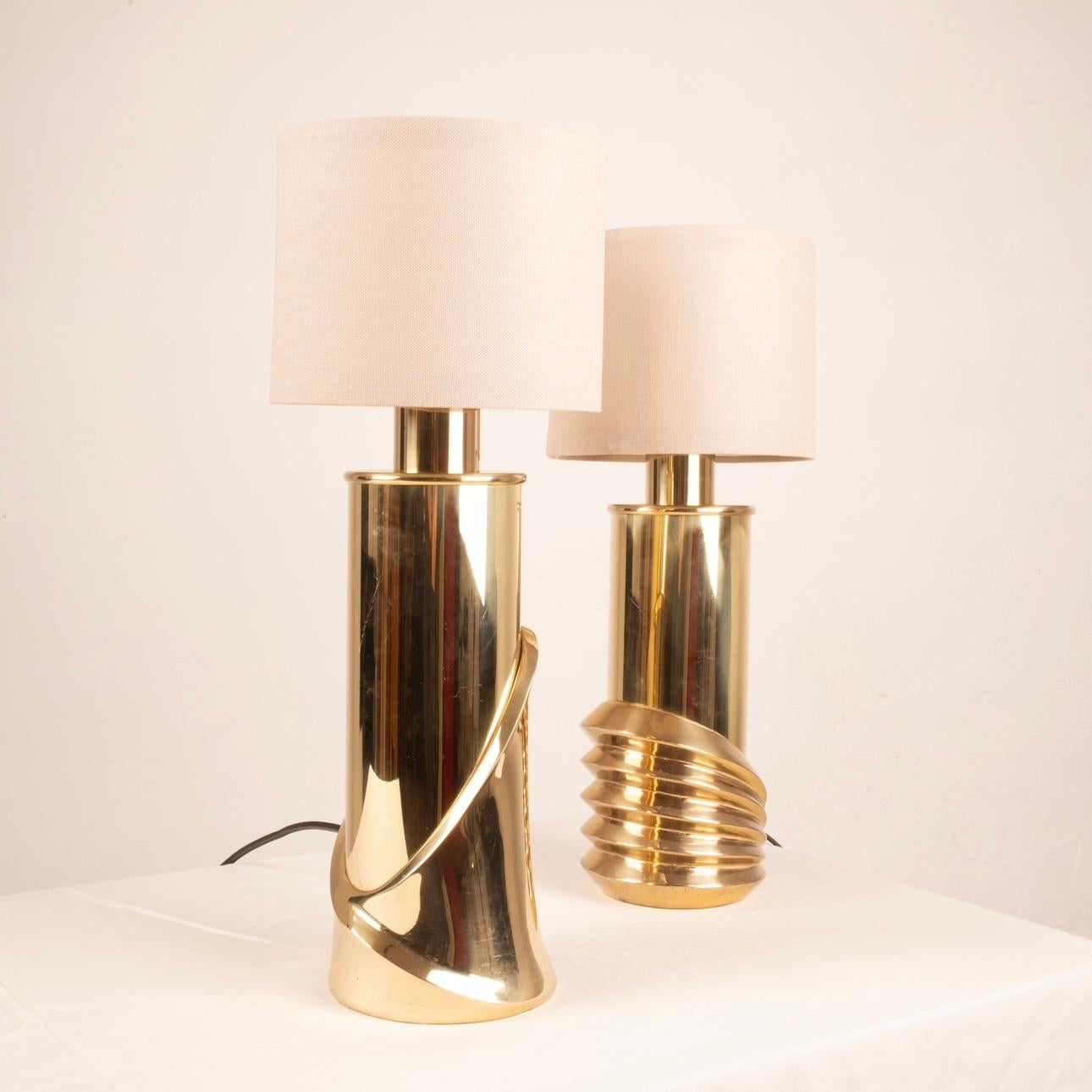 Pair of Brass Lamps by Luciano Frigerio for Frigerio of Desio For Sale 4