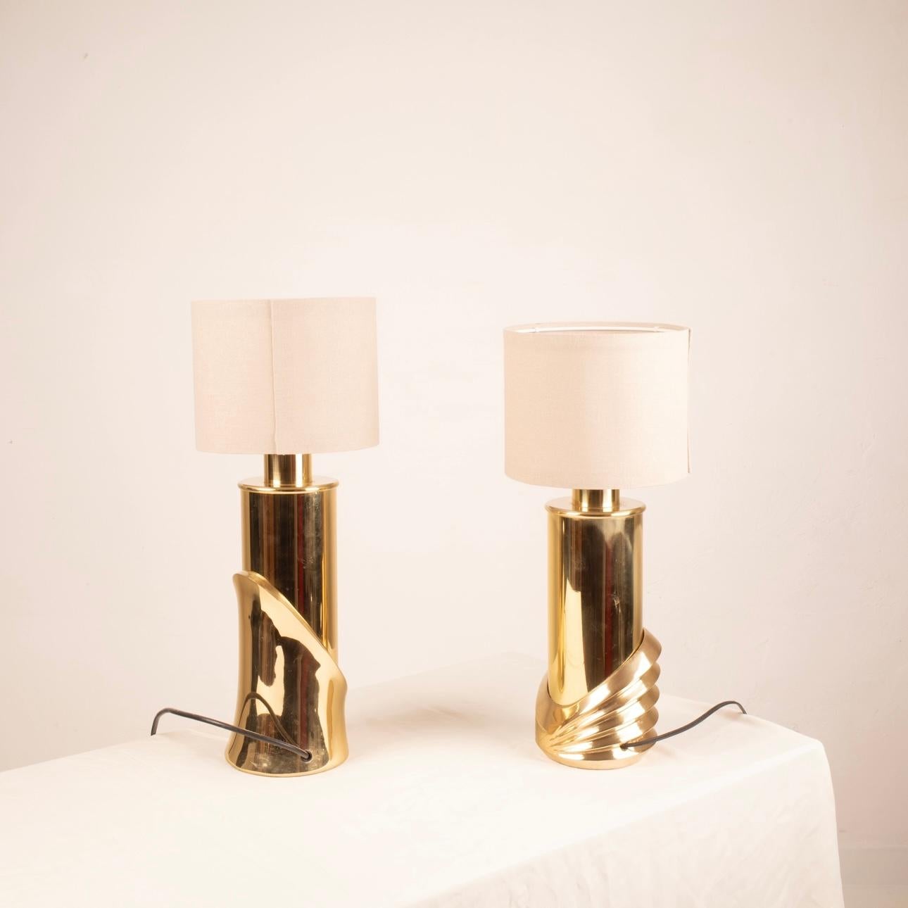 Pair of Brass Lamps by Luciano Frigerio for Frigerio of Desio For Sale 5