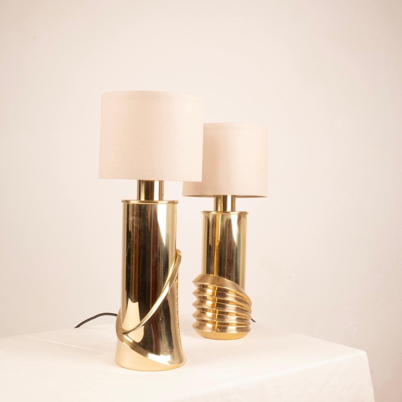 Pair of Brass Lamps by Luciano Frigerio for Frigerio of Desio For Sale 6