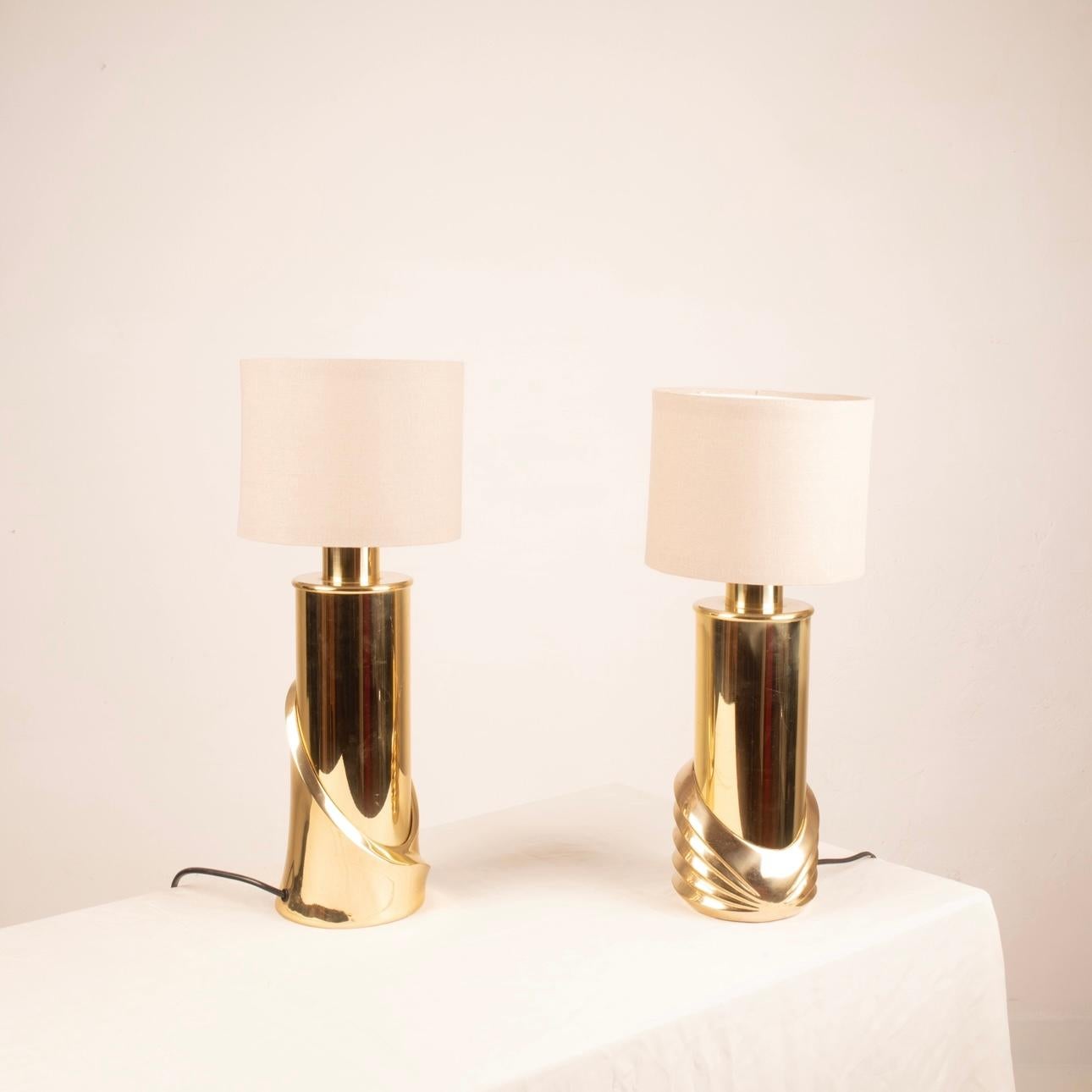 Pair of Brass Lamps by Luciano Frigerio for Frigerio of Desio For Sale 7