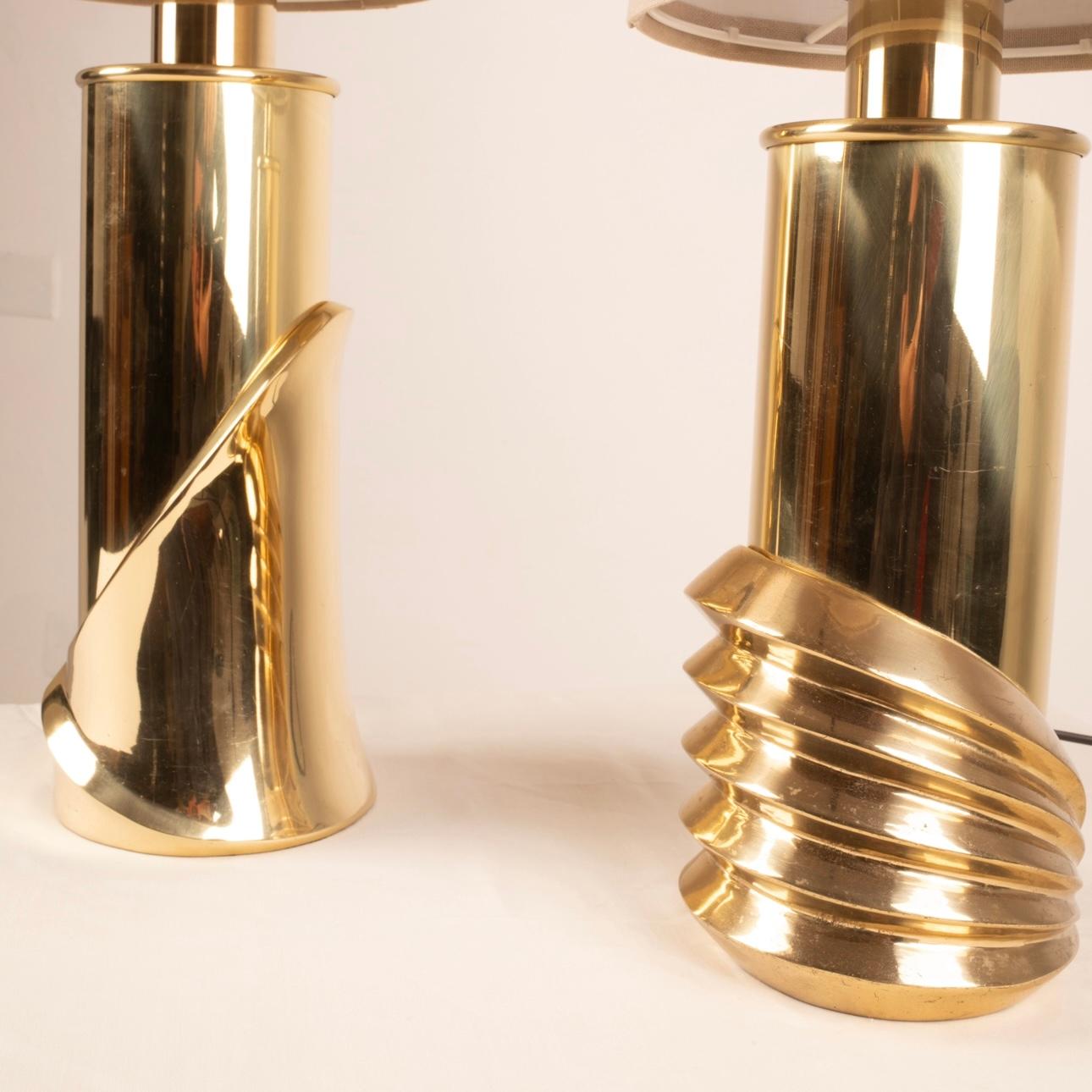 Pair of Brass Lamps by Luciano Frigerio for Frigerio of Desio For Sale 8