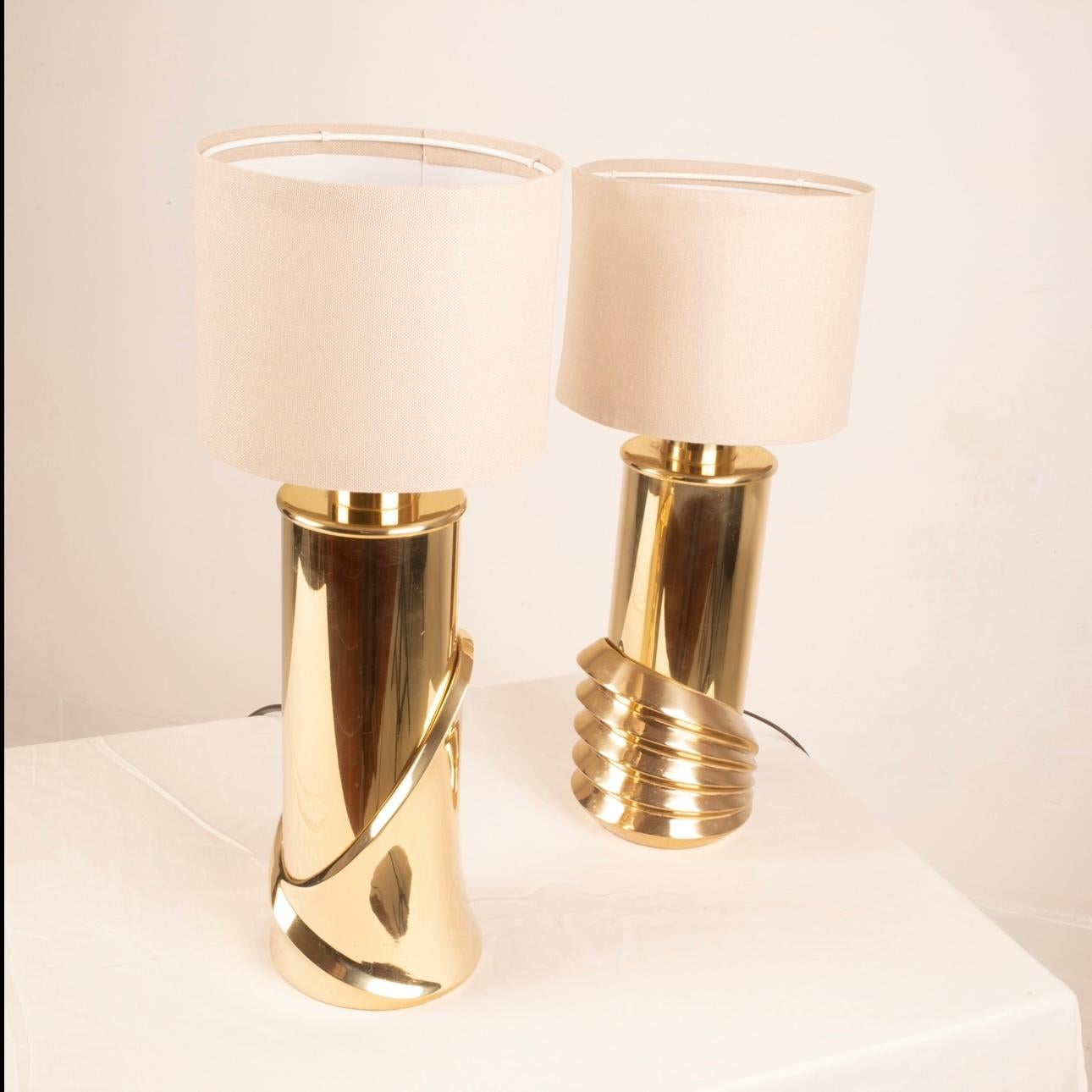 Pair of Brass Lamps by Luciano Frigerio for Frigerio of Desio For Sale 2