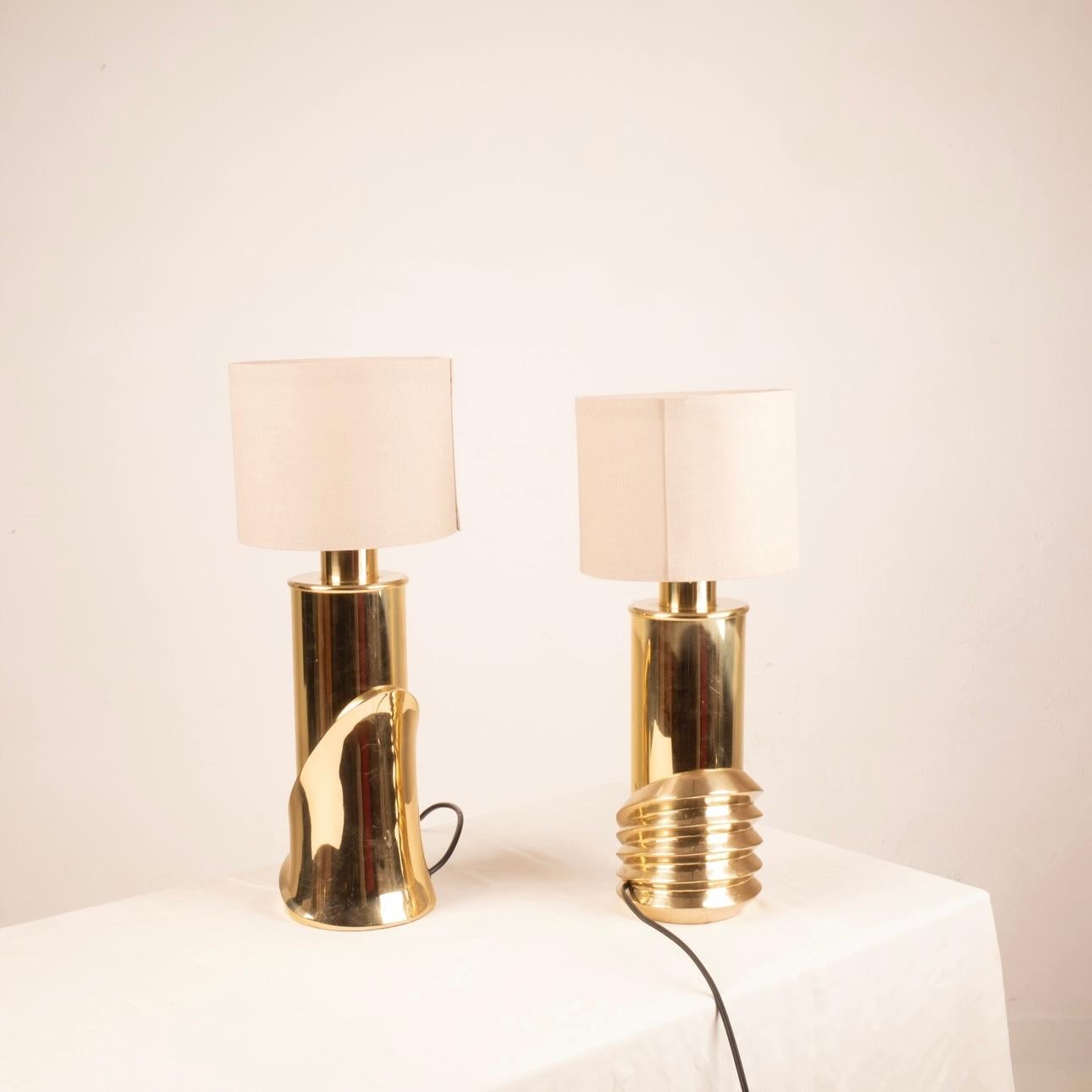 Pair of Brass Lamps by Luciano Frigerio for Frigerio of Desio For Sale 3