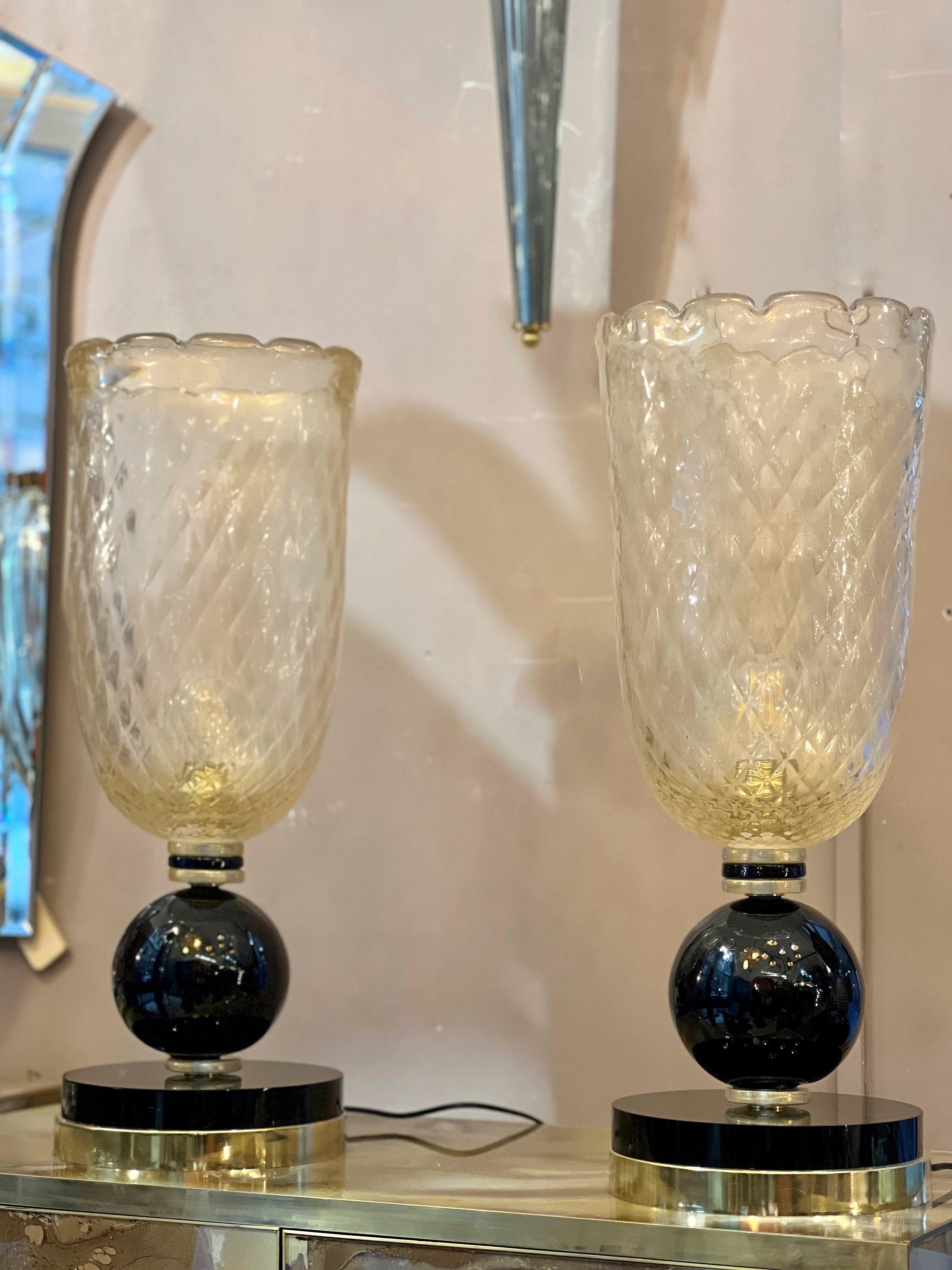 Coppia di lampade in vetro di Murano oro con base nera, 1940 4