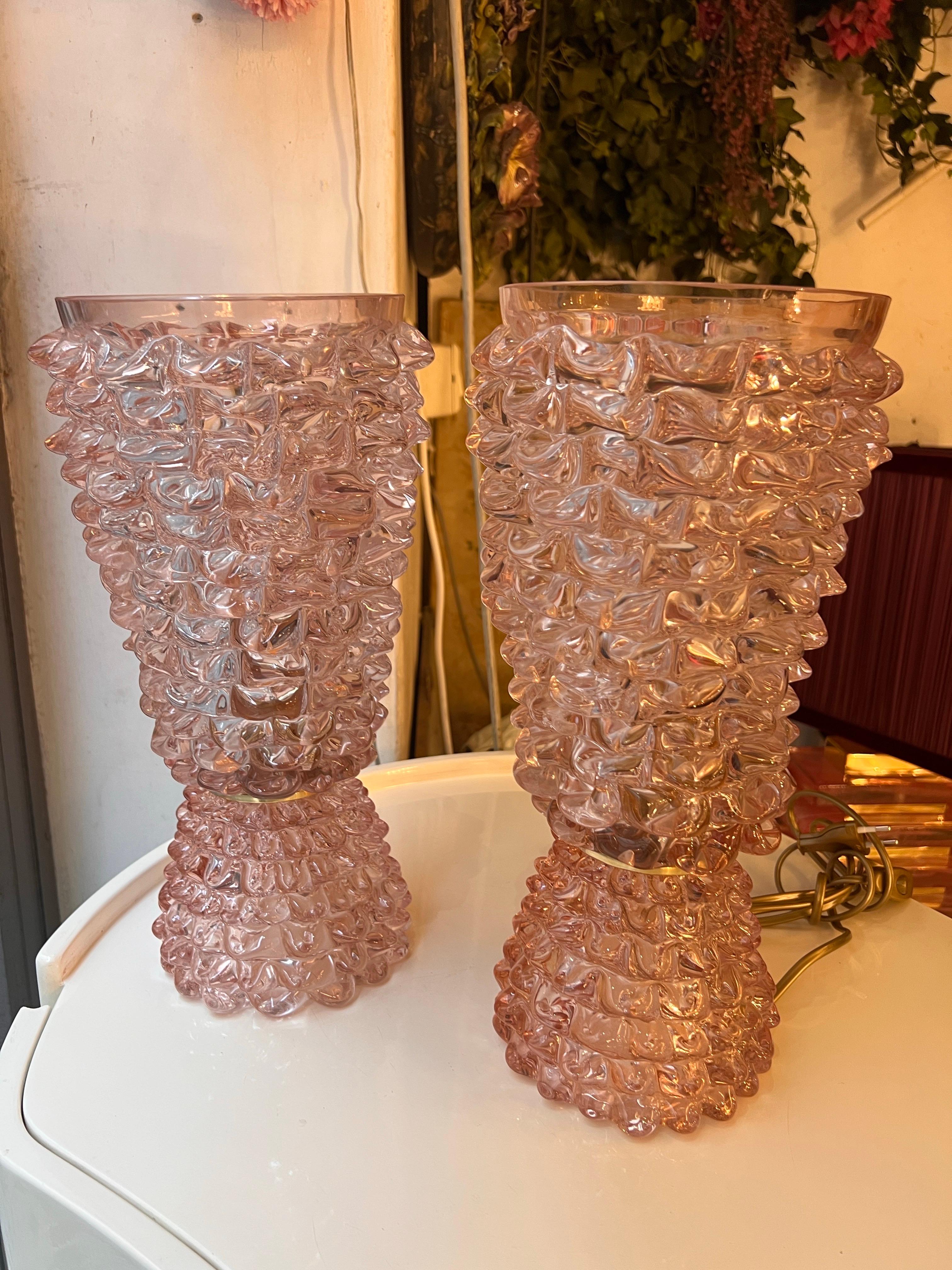 Coppia di Lampade in Vetro di Murano Rostrato Rosa Stile Barovier 1970 For Sale 4