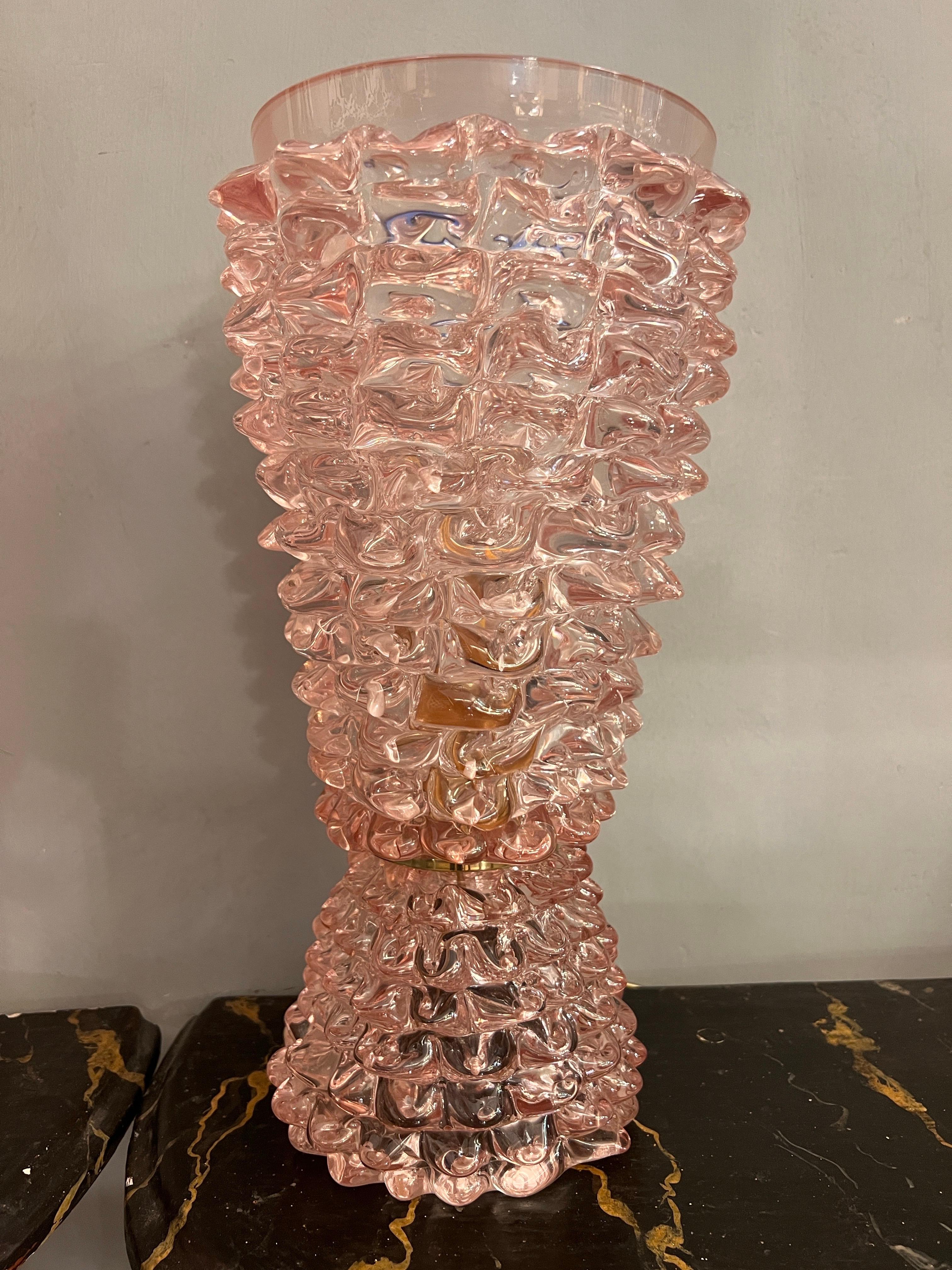 Mid-Century Modern Coppia di Lampade in Vetro di Murano Rostrato Rosa Stile Barovier 1970 For Sale