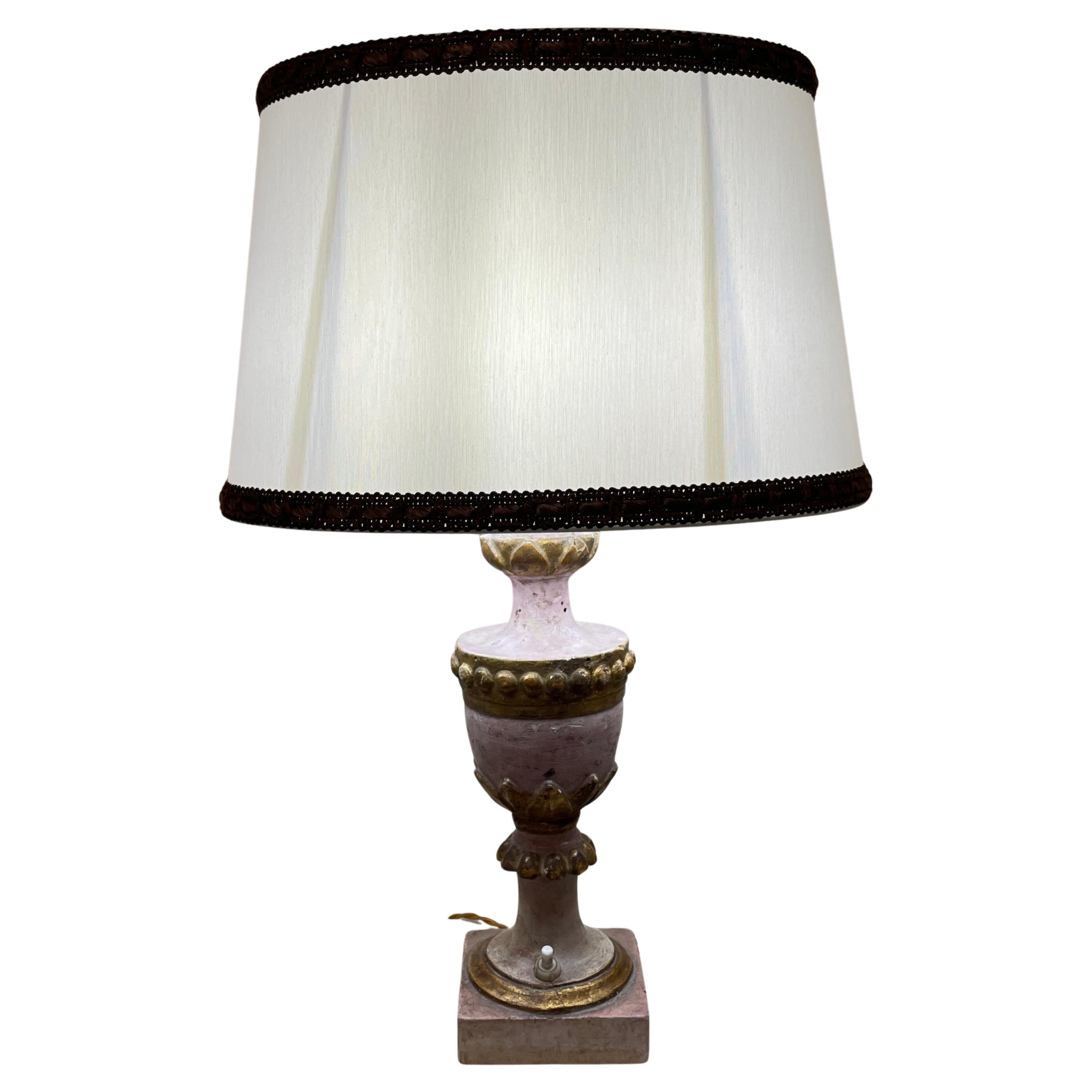 Paar rosa und goldene Empire-Lampen 1800 Italienische holzgeschnitzte Vasen im Angebot 2