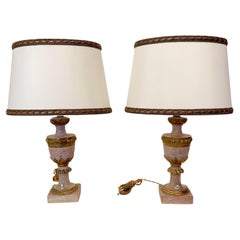 Paar rosa und goldene Empire-Lampen 1800 Italienische holzgeschnitzte Vasen