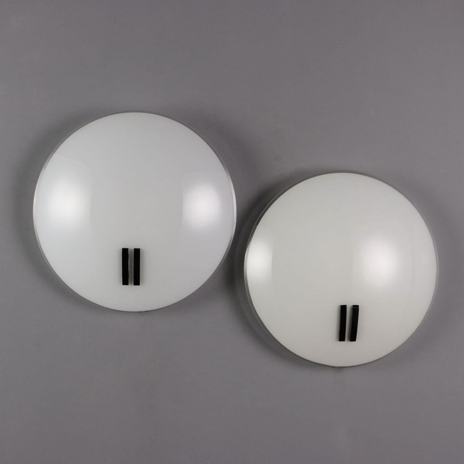 Alluminio Coppia di Lampade Perla di Bruno Gecchelin per O-luce Anni 80 in vendita