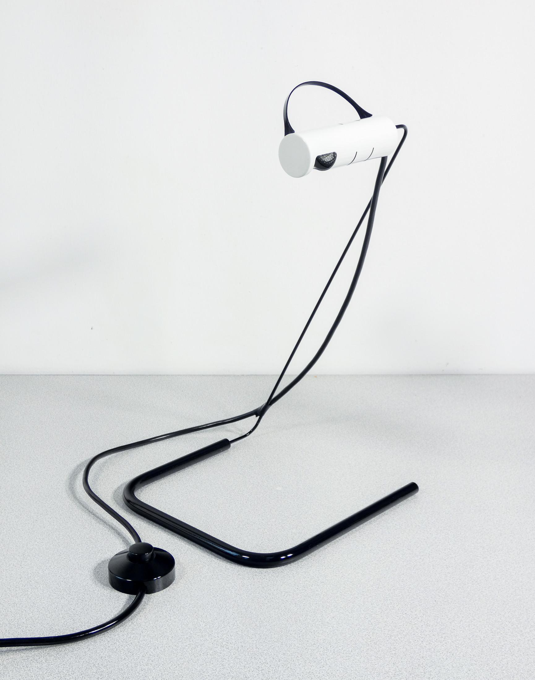 Coppia di lampade Slalom, design Vico MAGISTRETTI per OLUCE. Italia, Anni 80 In Good Condition For Sale In Torino, IT