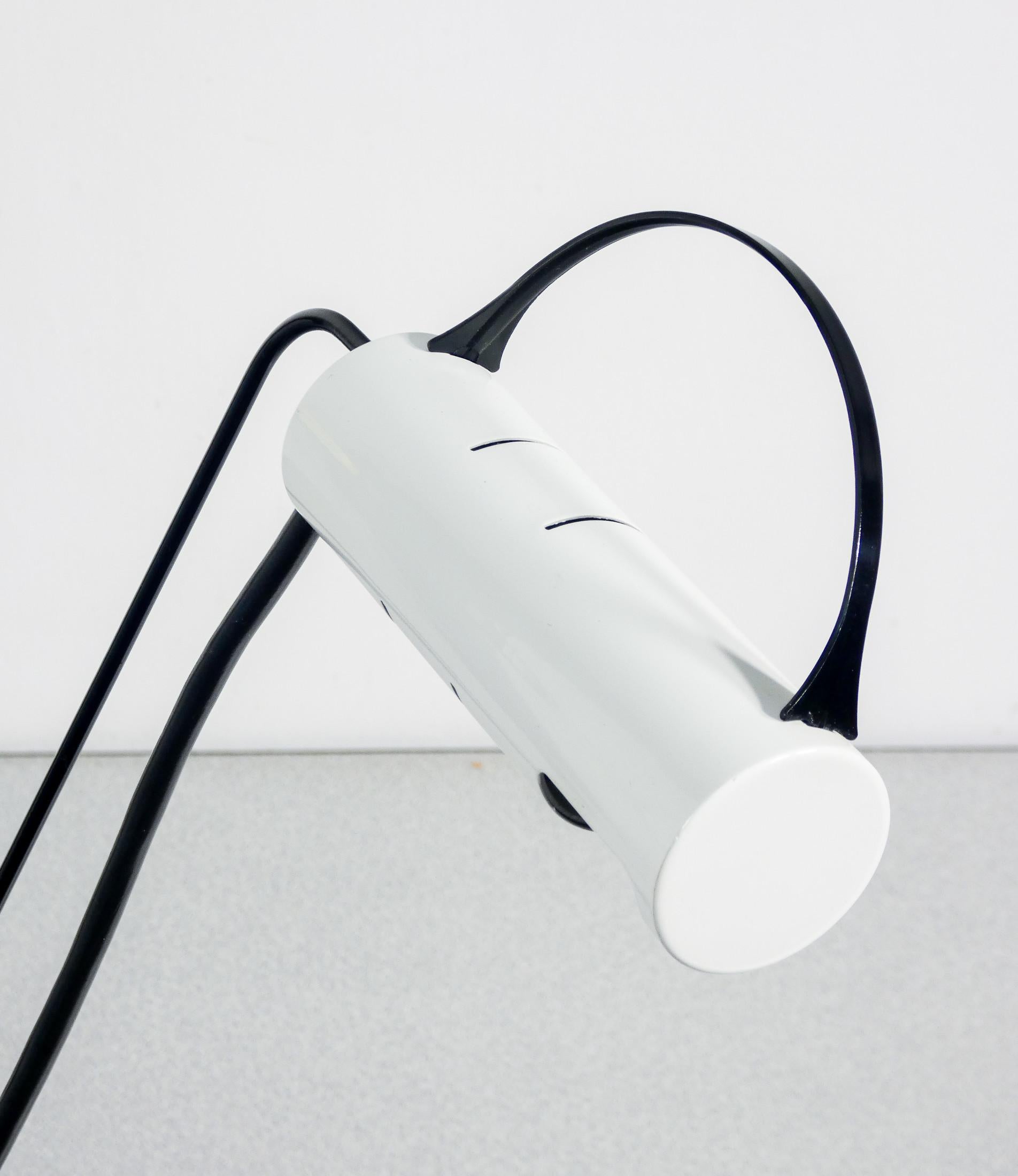 Coppia di lampade Slalom, design Vico MAGISTRETTI per OLUCE. Italia, Anni 80 For Sale 3