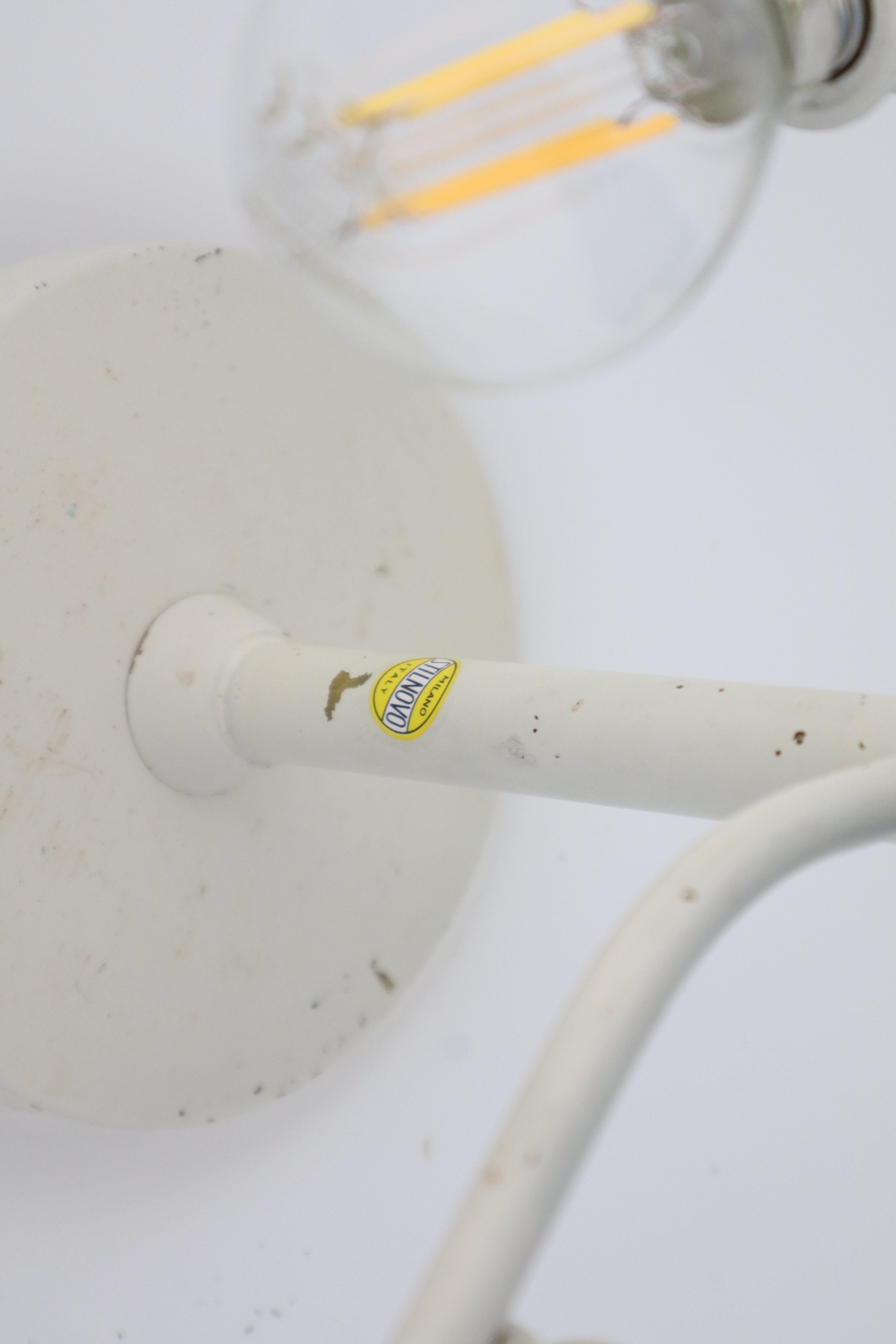 Paire de lampes Stilnovo  métal et laiton avec diffuseur en verre opale en vente 7