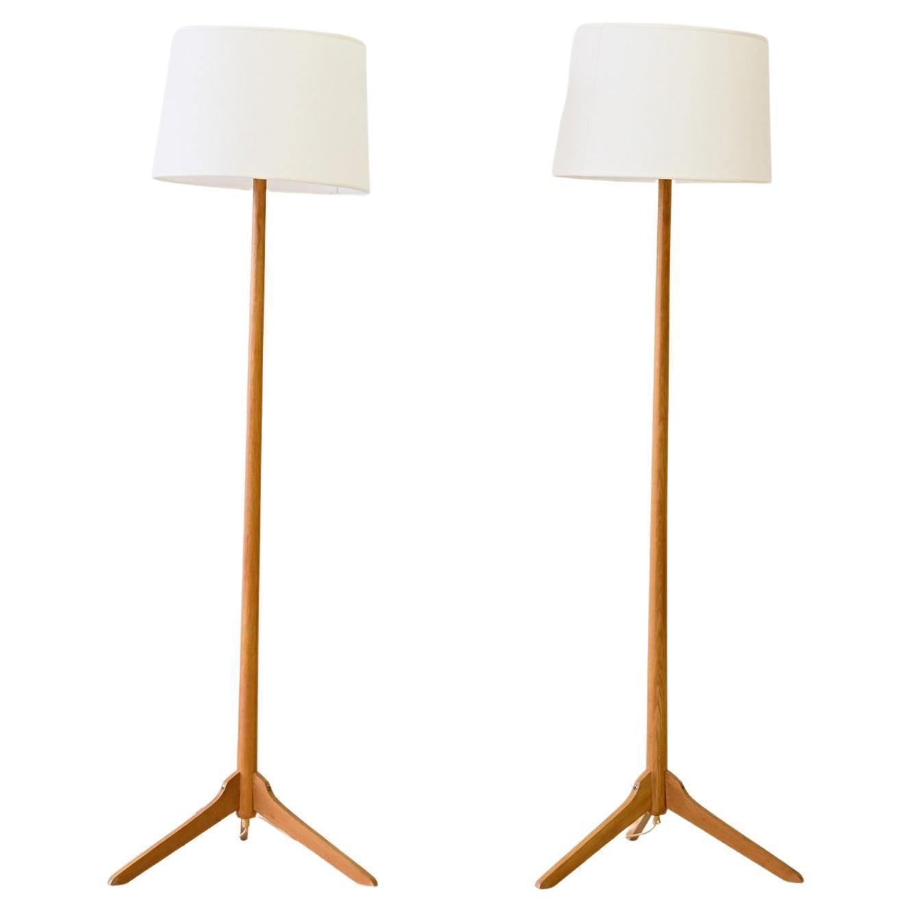 Pair of vintage oak lamps attib. to Carl Malmsten For Sale