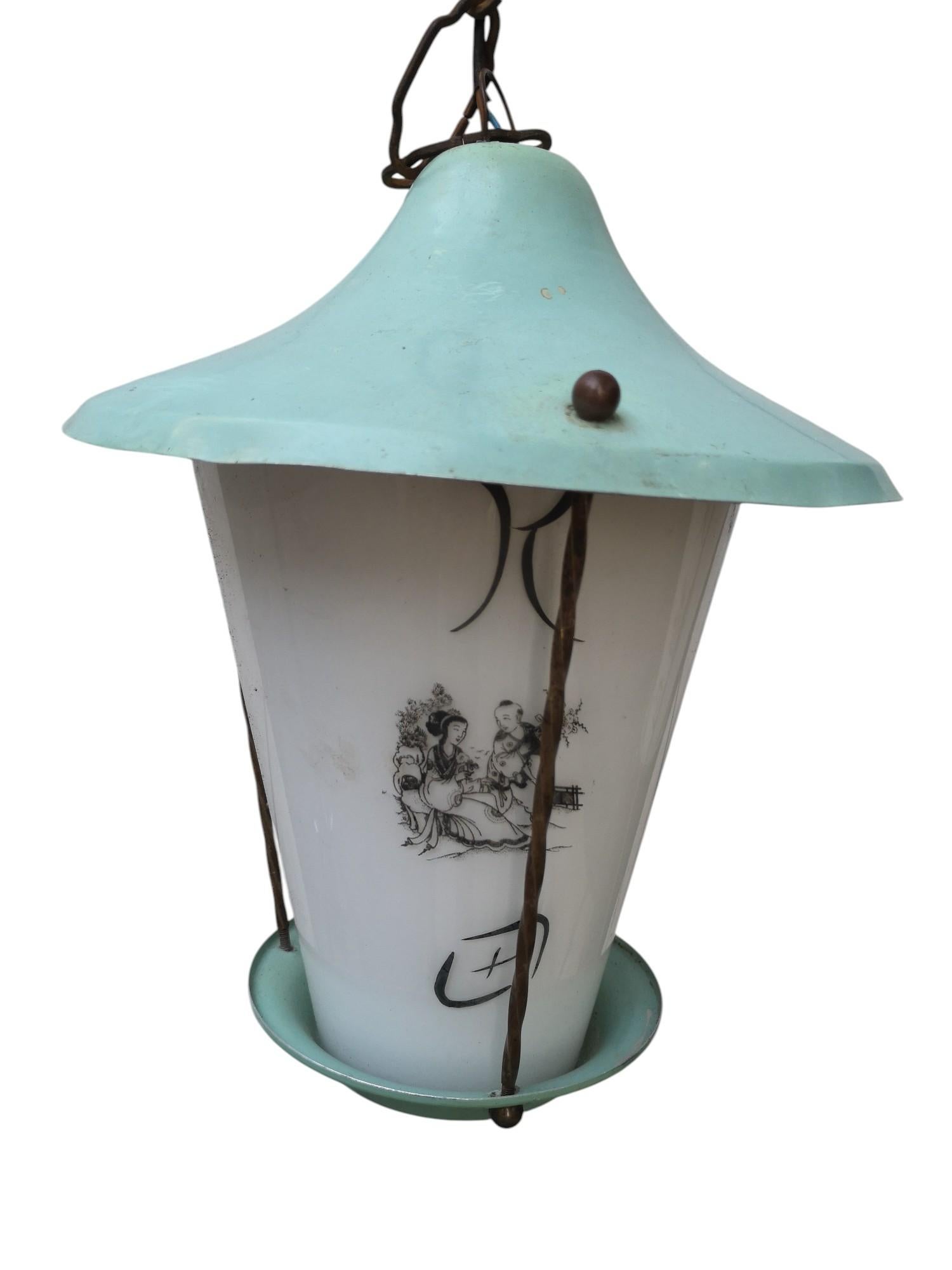Paire de lanternes italiennes en verre opalin et laiton années 1950 en vente 4