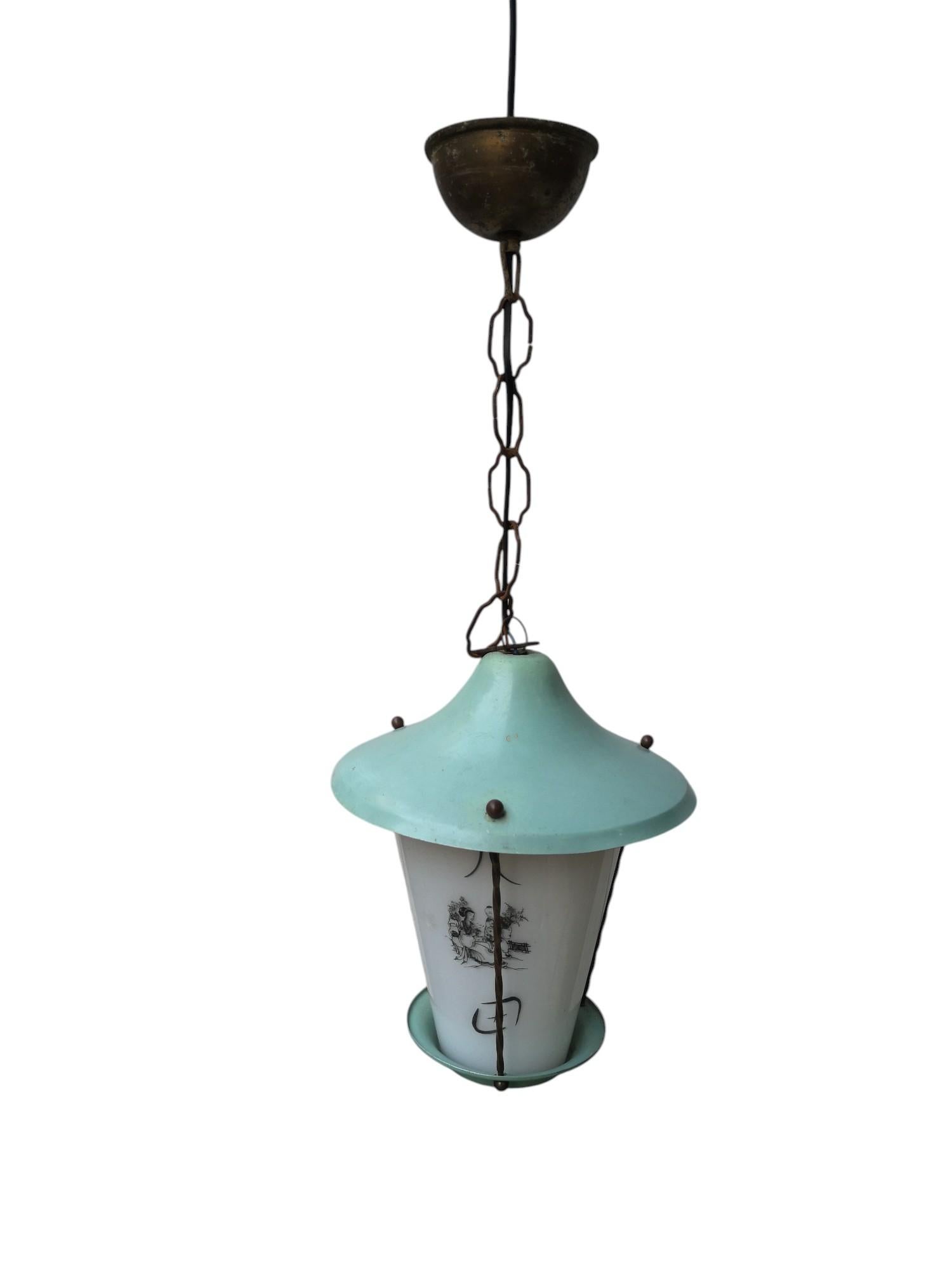 Métal Paire de lanternes italiennes en verre opalin et laiton années 1950 en vente
