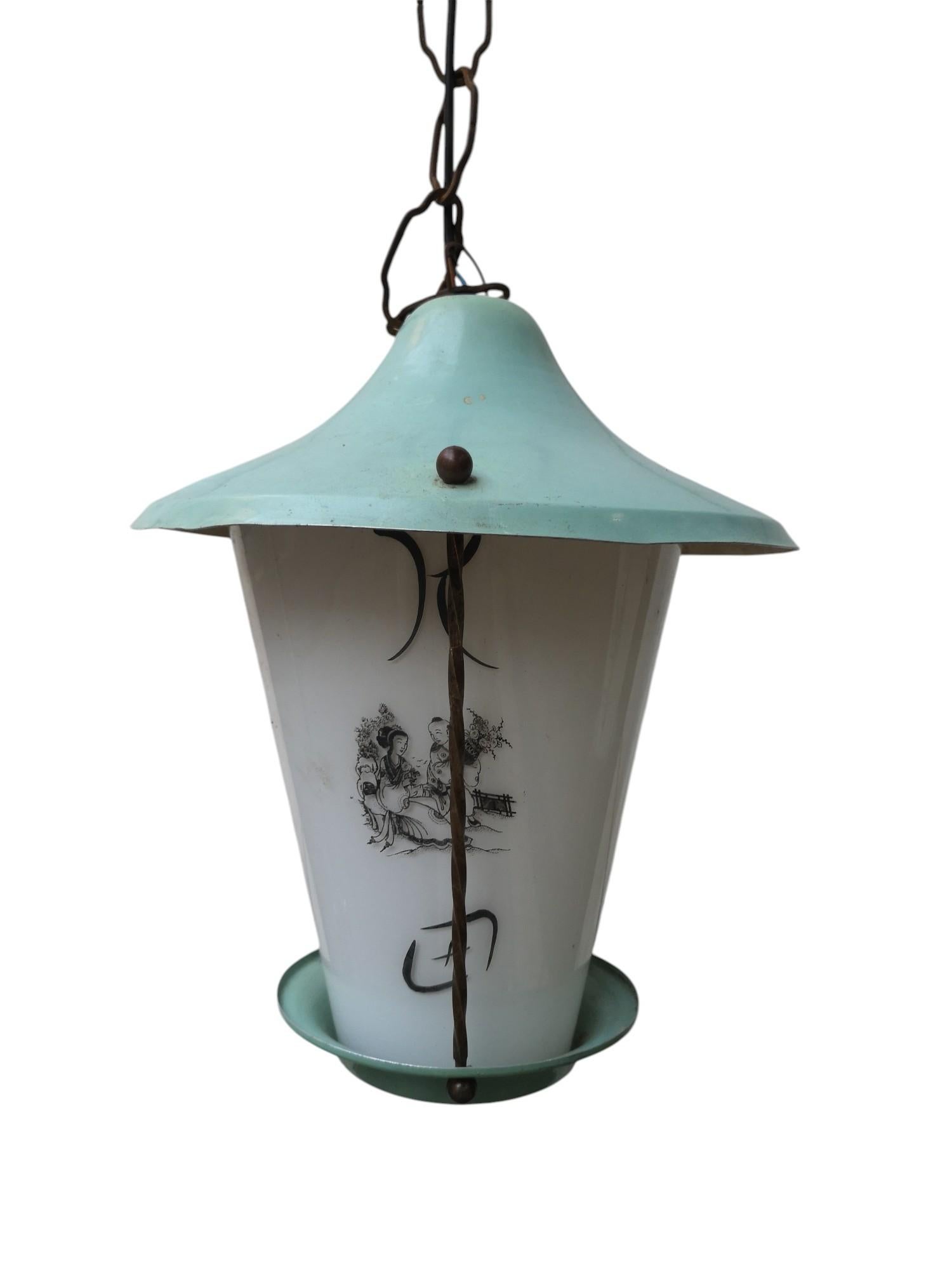 Paire de lanternes italiennes en verre opalin et laiton années 1950 en vente 2